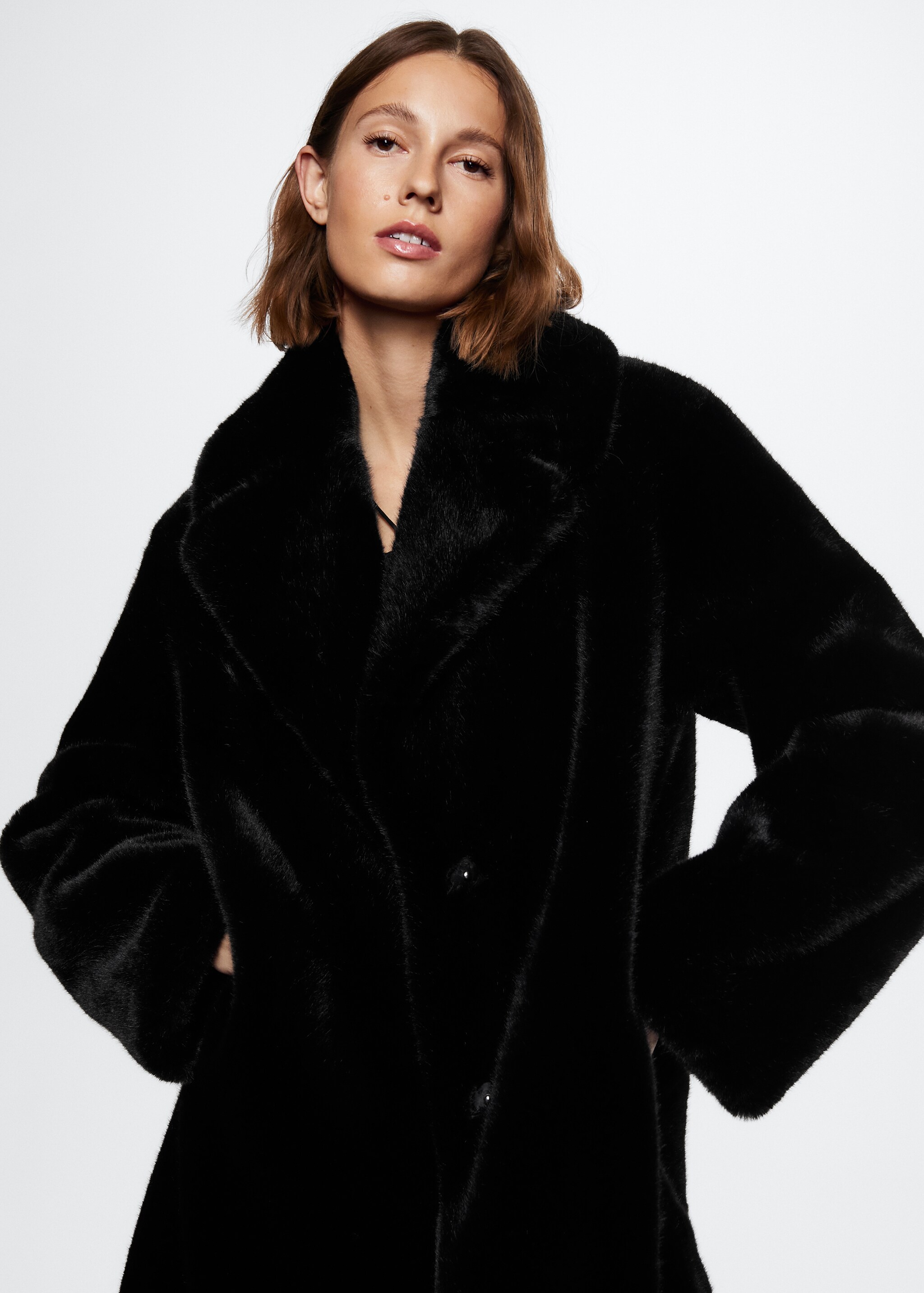 Oversize faux-fur coat - Details of the article 2