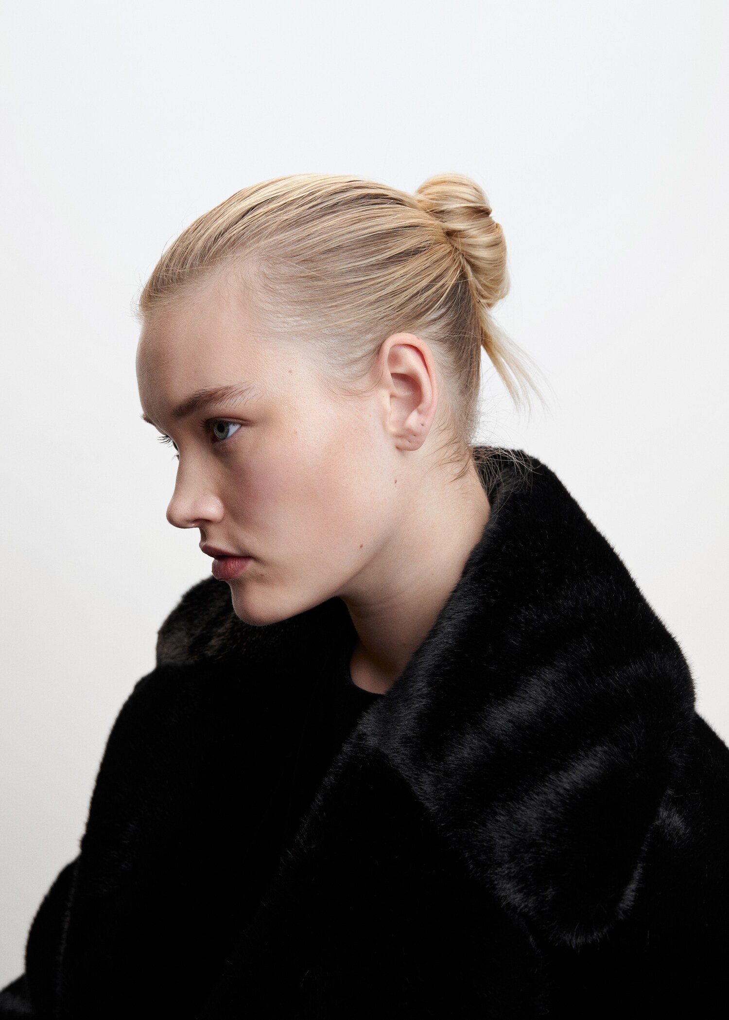 Manteau oversize en fausse fourrure - Détail de l'article 4