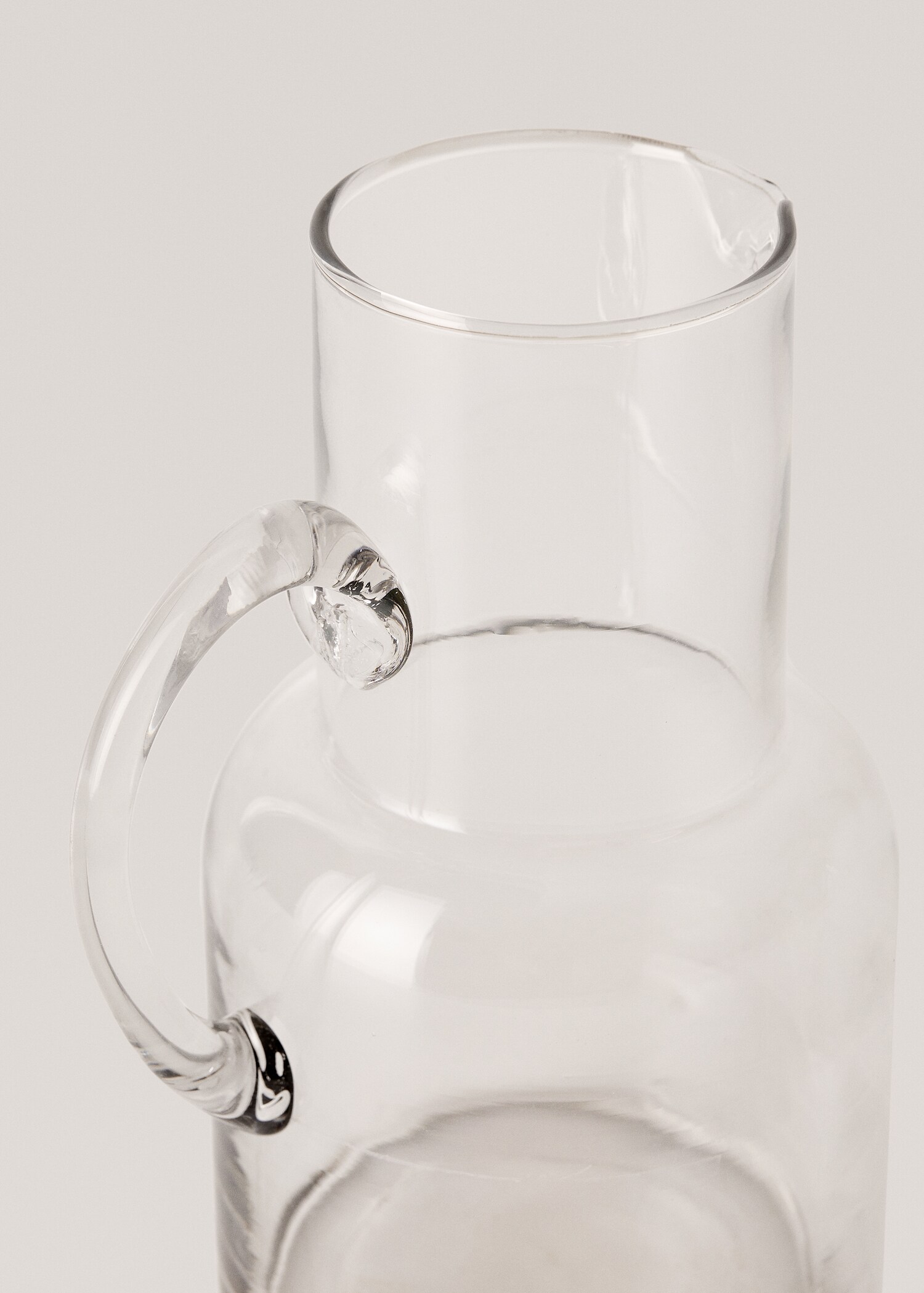 Glass jug with handle - Details of the article 2