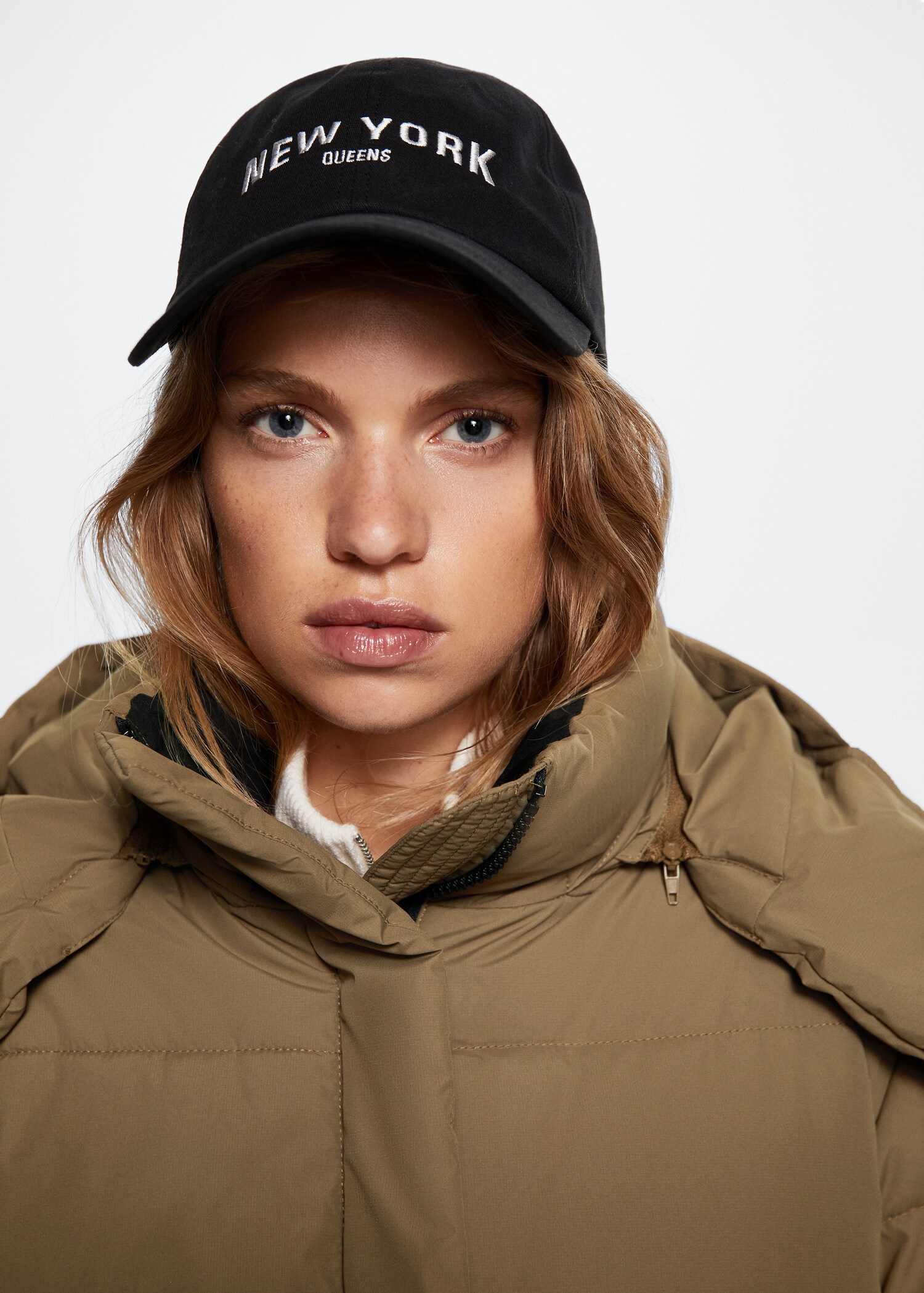 Detachable hood quilted coat - Details of the article 1