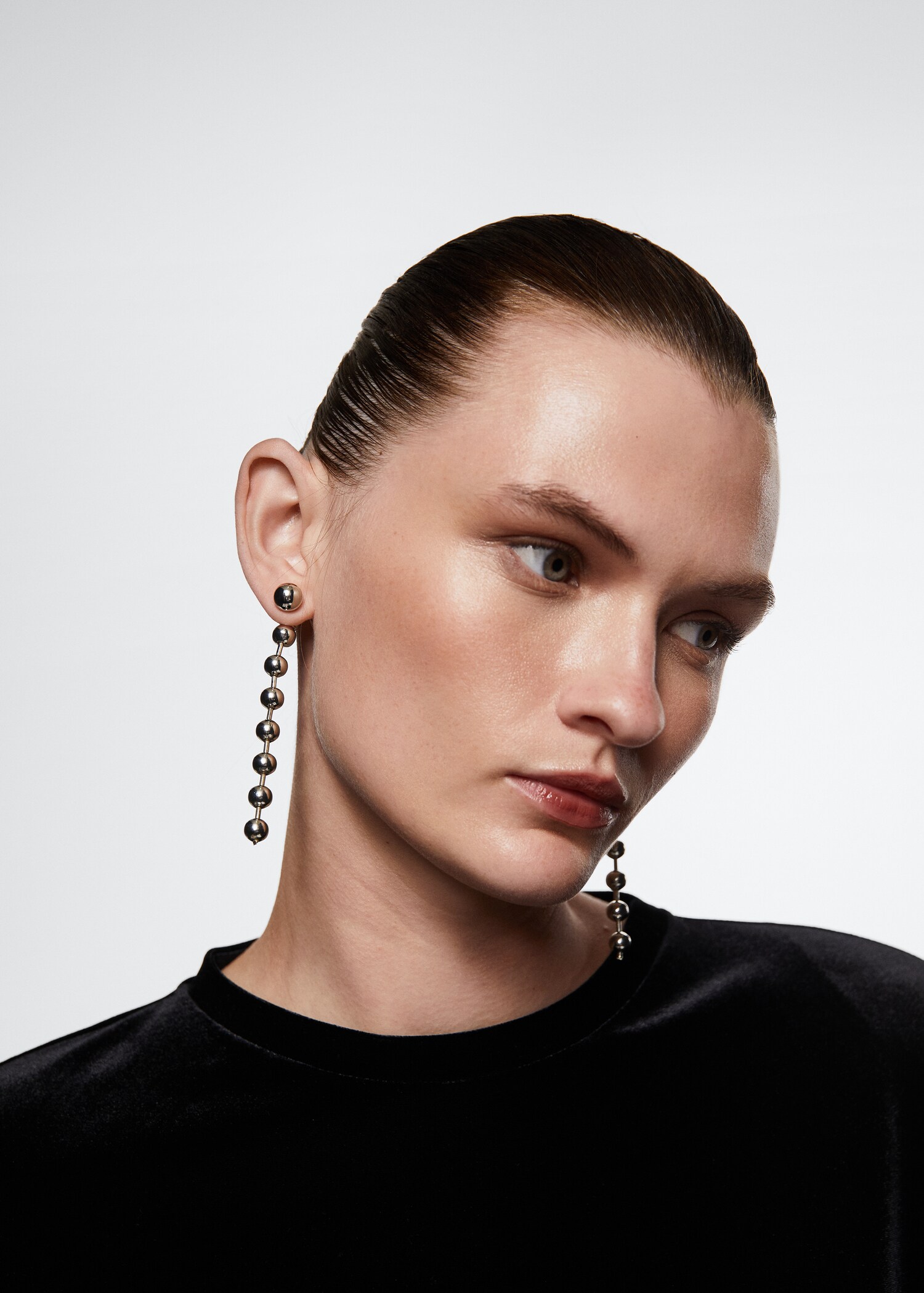 T-shirt with velvet shoulder pads  - Details of the article 6
