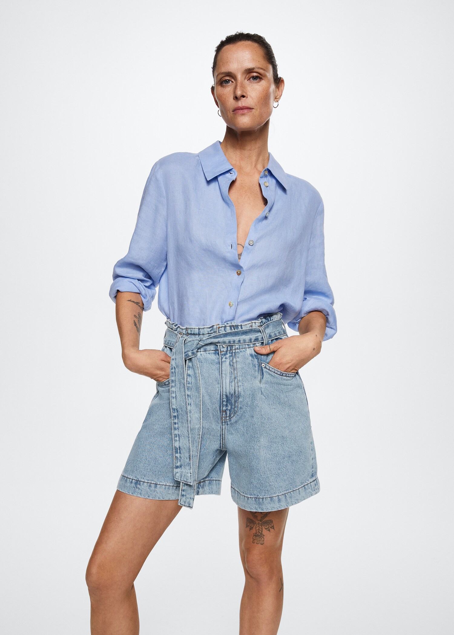 Short vaquero paperbag  - Plano medio