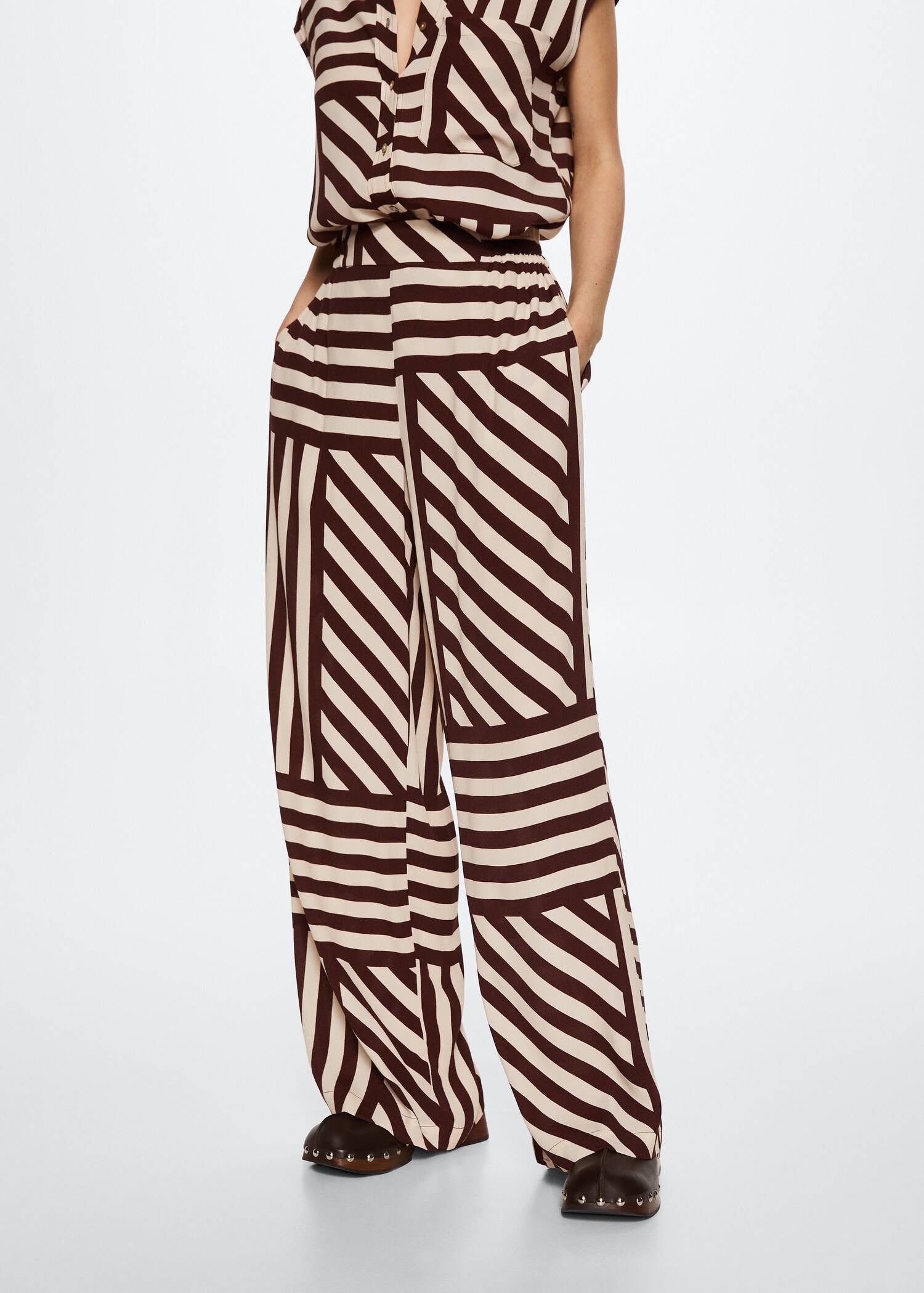 Pantalón fluido estampado - Plano medio