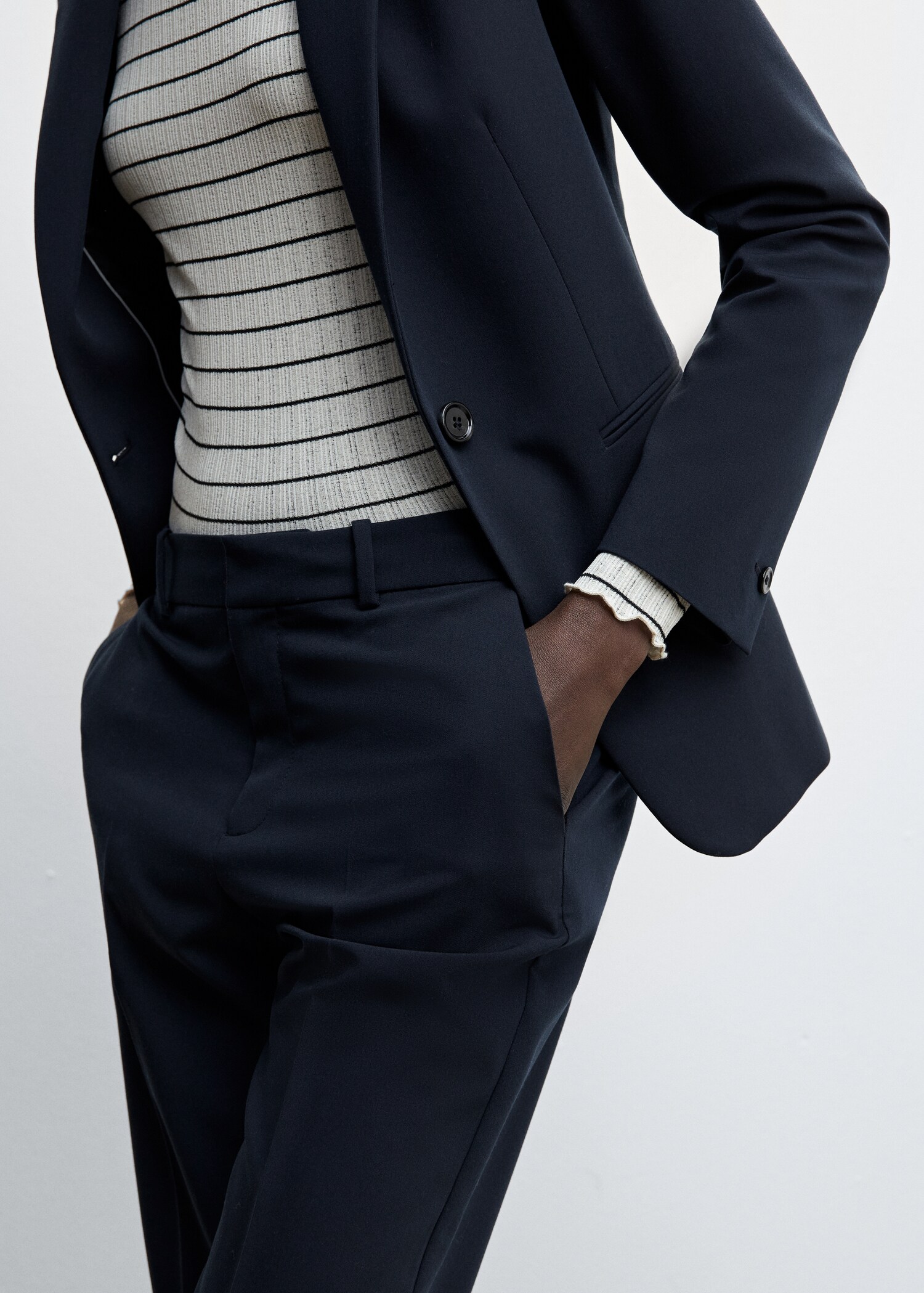 Pleated suit trousers - Details of the article 6
