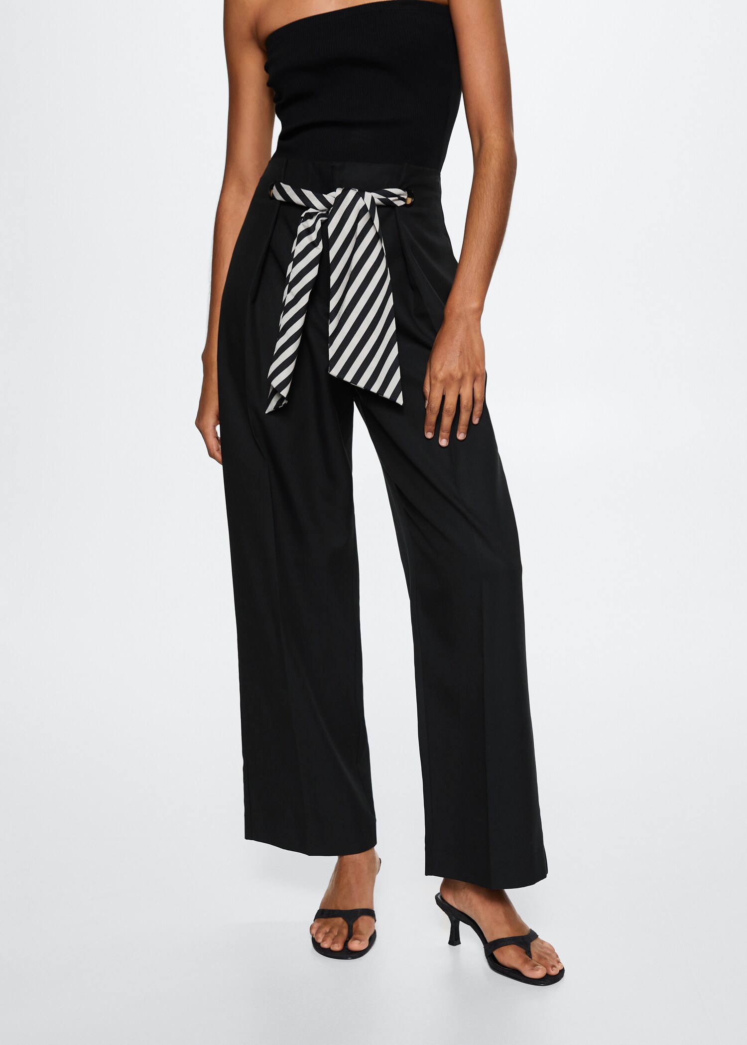 Pantalón lyocell pinzas - Plano medio