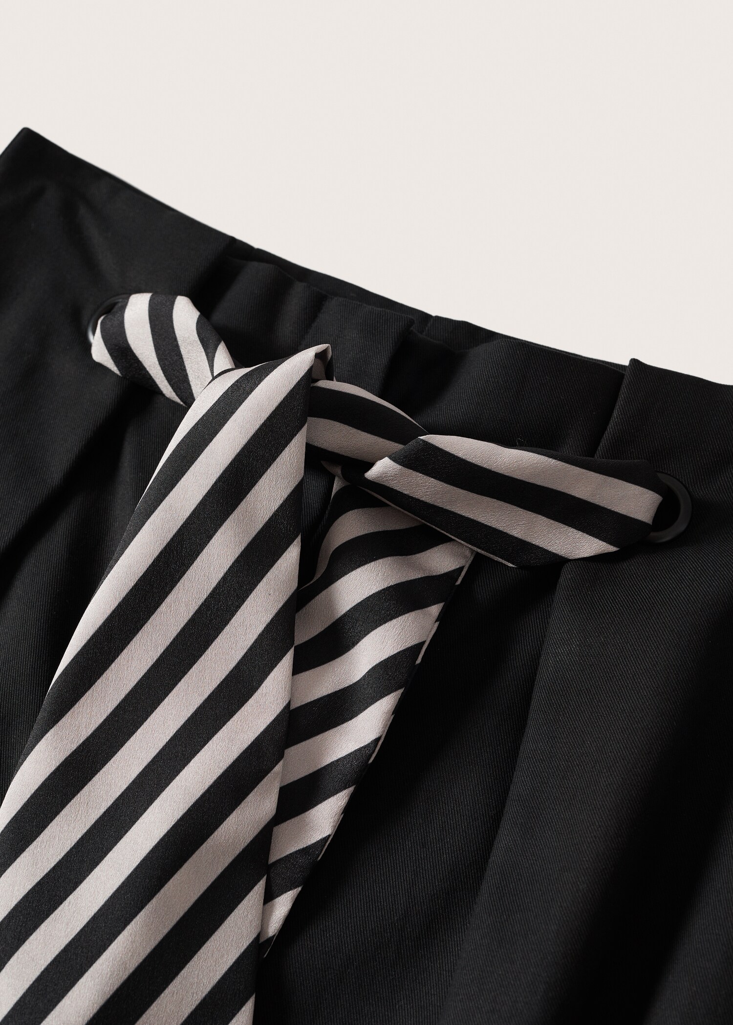 Pantalón lyocell pinzas - Detalle del artículo 8