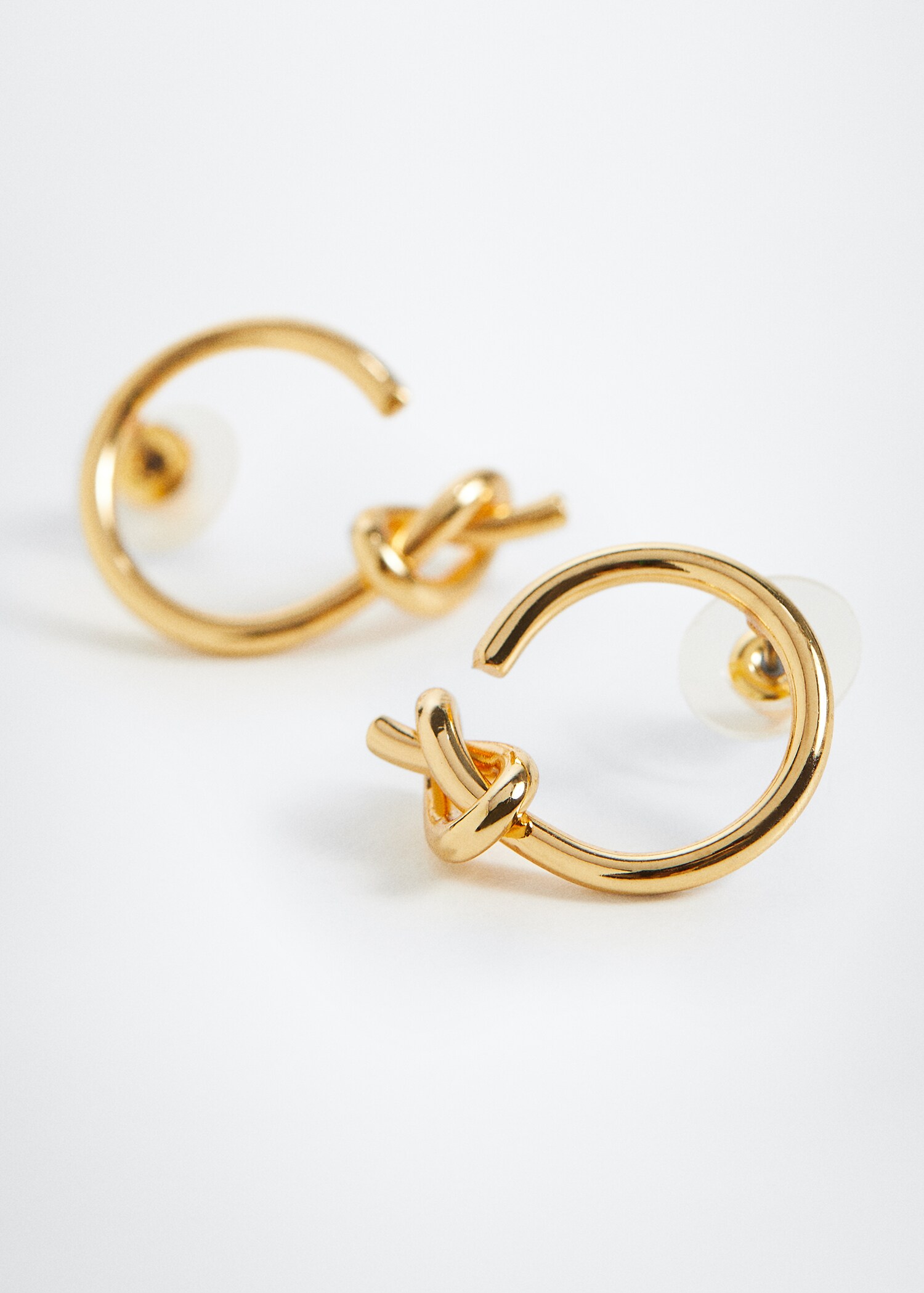 Pendientes aros entrelazados - Plano medio