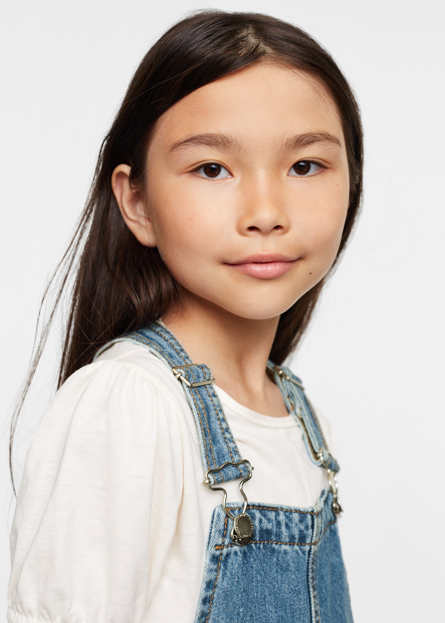 Short denim pinafore - Details of the article 2