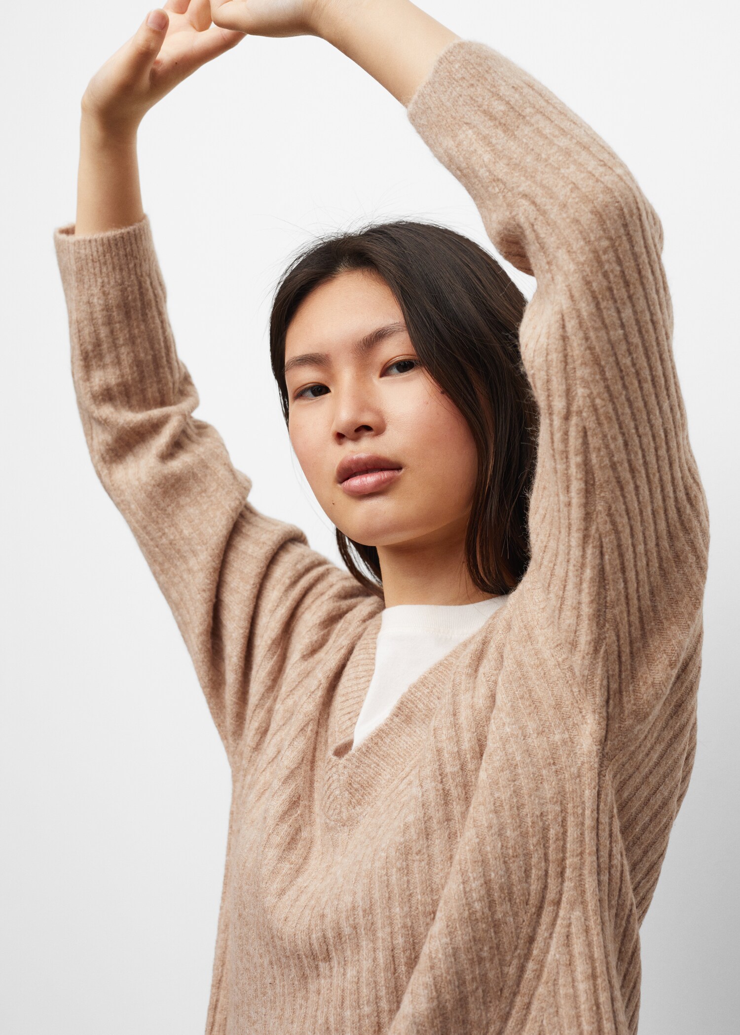 V-neck ribbed knit sweater - Details of the article 2