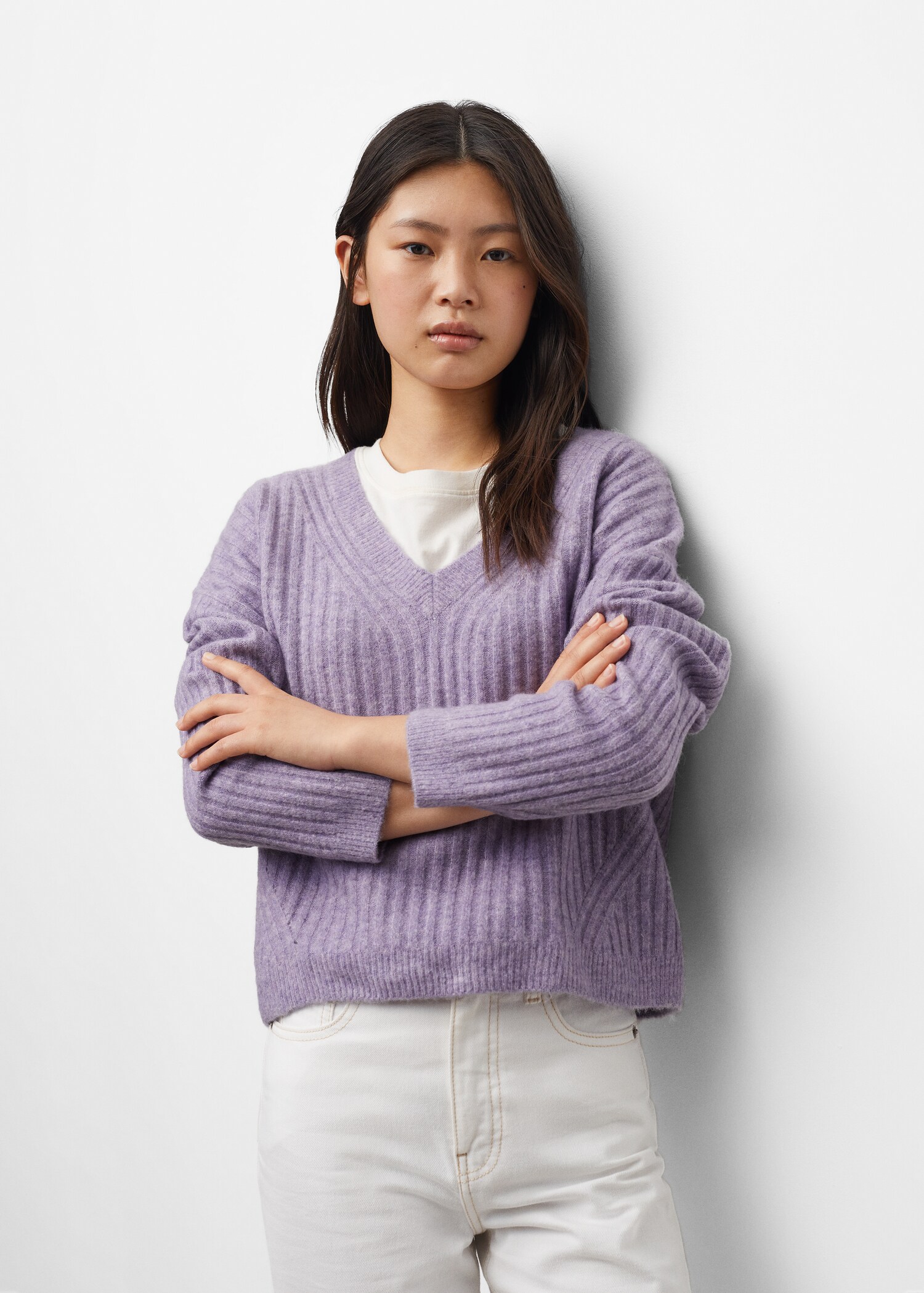 V-neck ribbed knit sweater - Details of the article 2