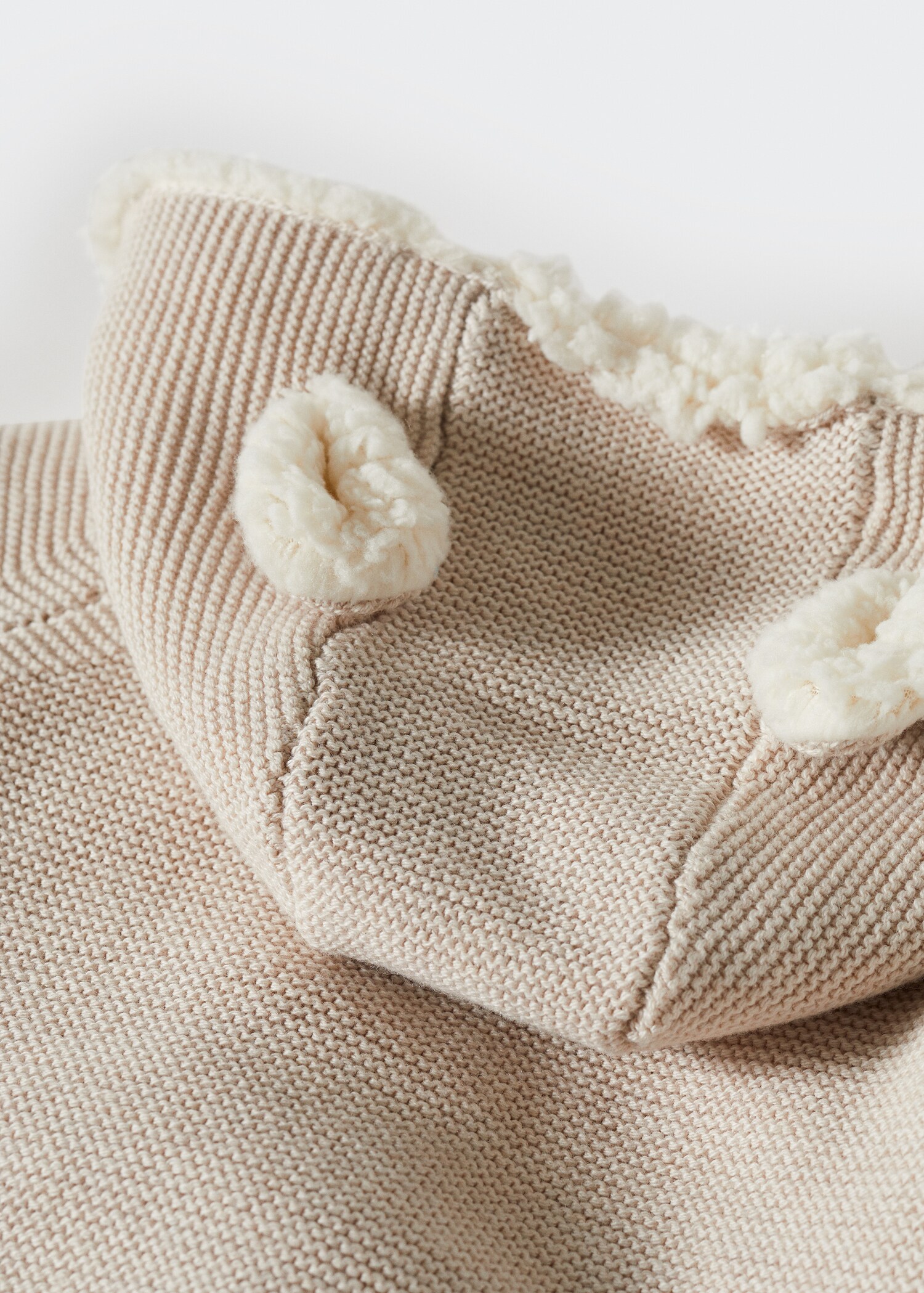 Cardigan mit Innenfutter aus Kunstfell - Detail des Artikels 9