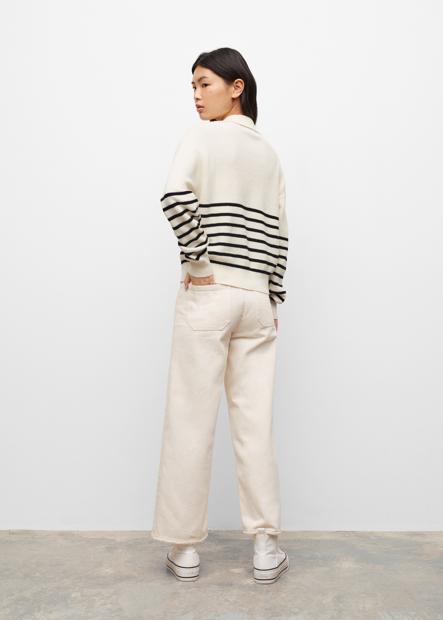 Striped knit sweater - Reverse of the article