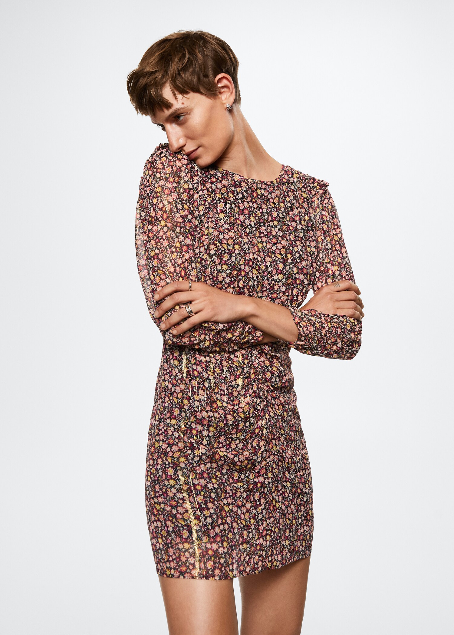 Vestido estampado abertura  - Plano medio