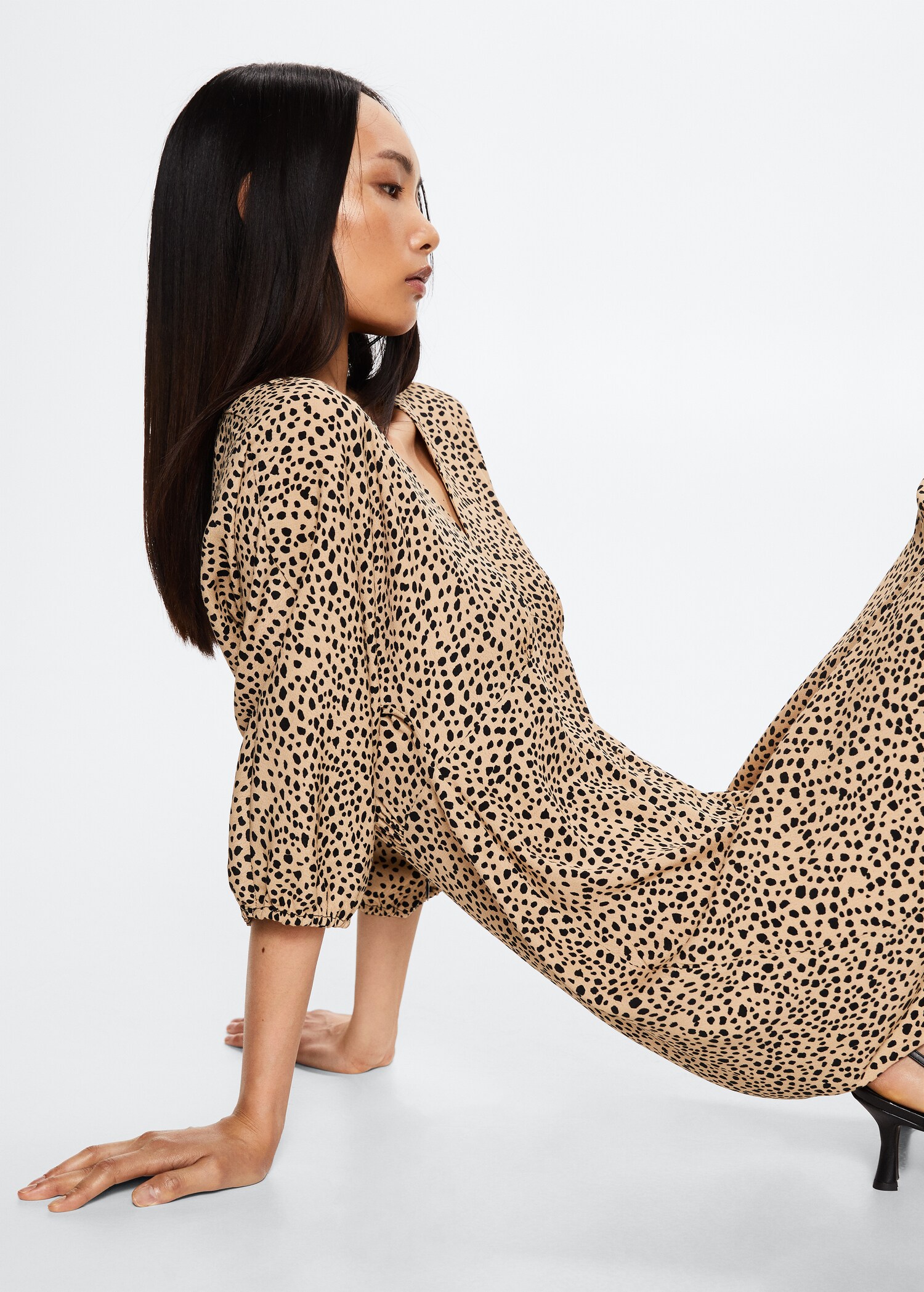 Buttoned midi dress - Details of the article 2
