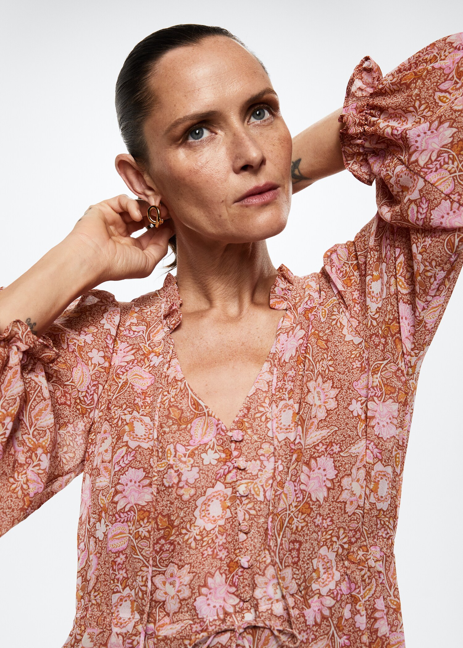 Kleid mit Blumendruck - Detail des Artikels 1