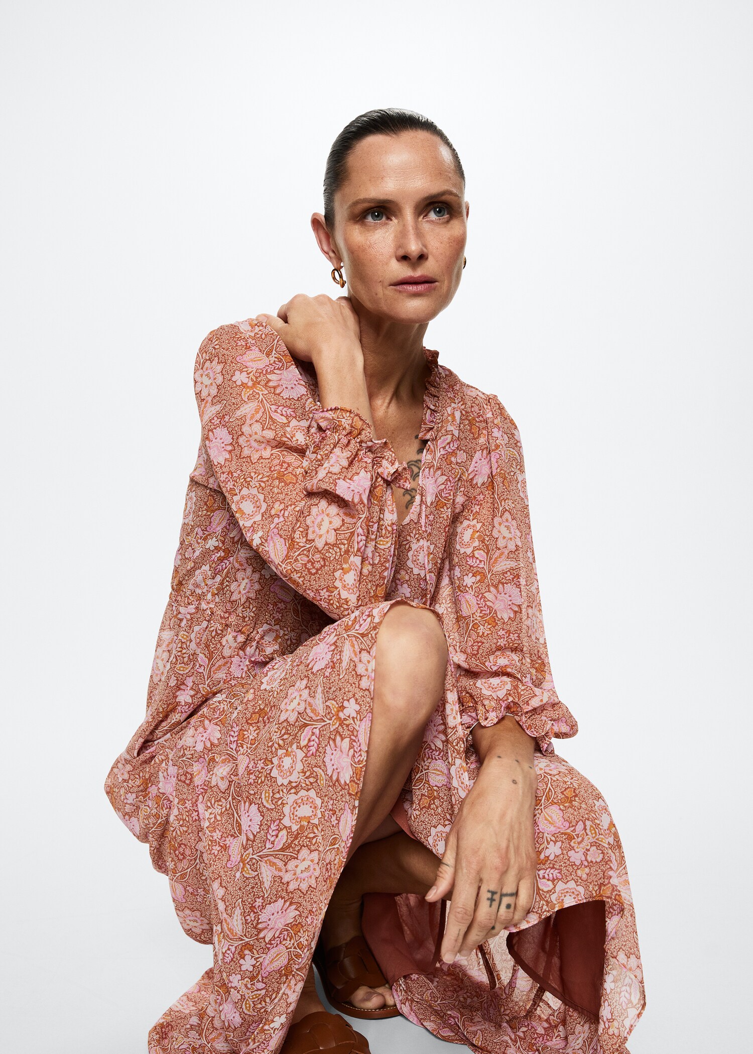 Kleid mit Blumendruck - Detail des Artikels 2
