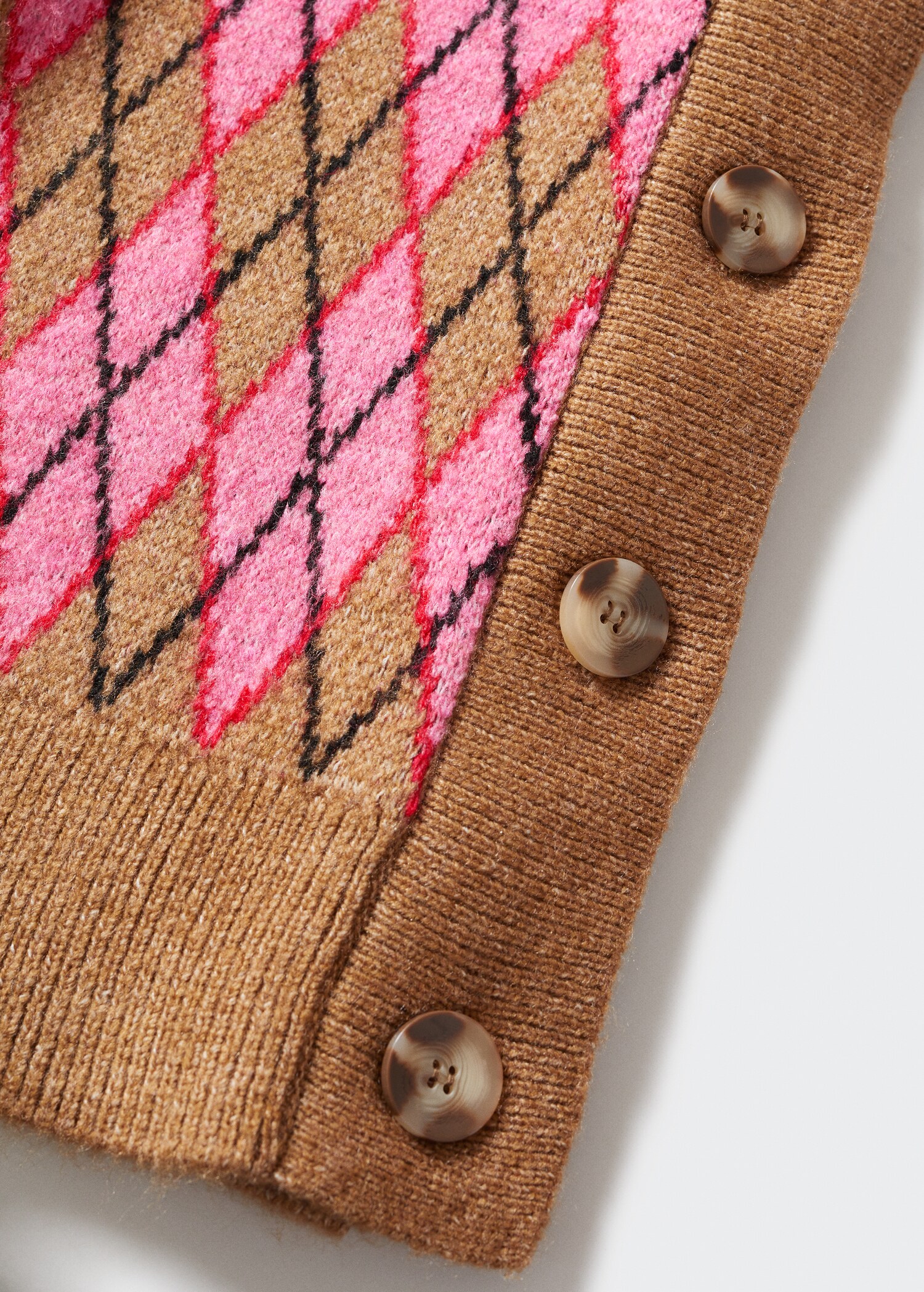 Knitted cardigan with diamonds - Details of the article 8