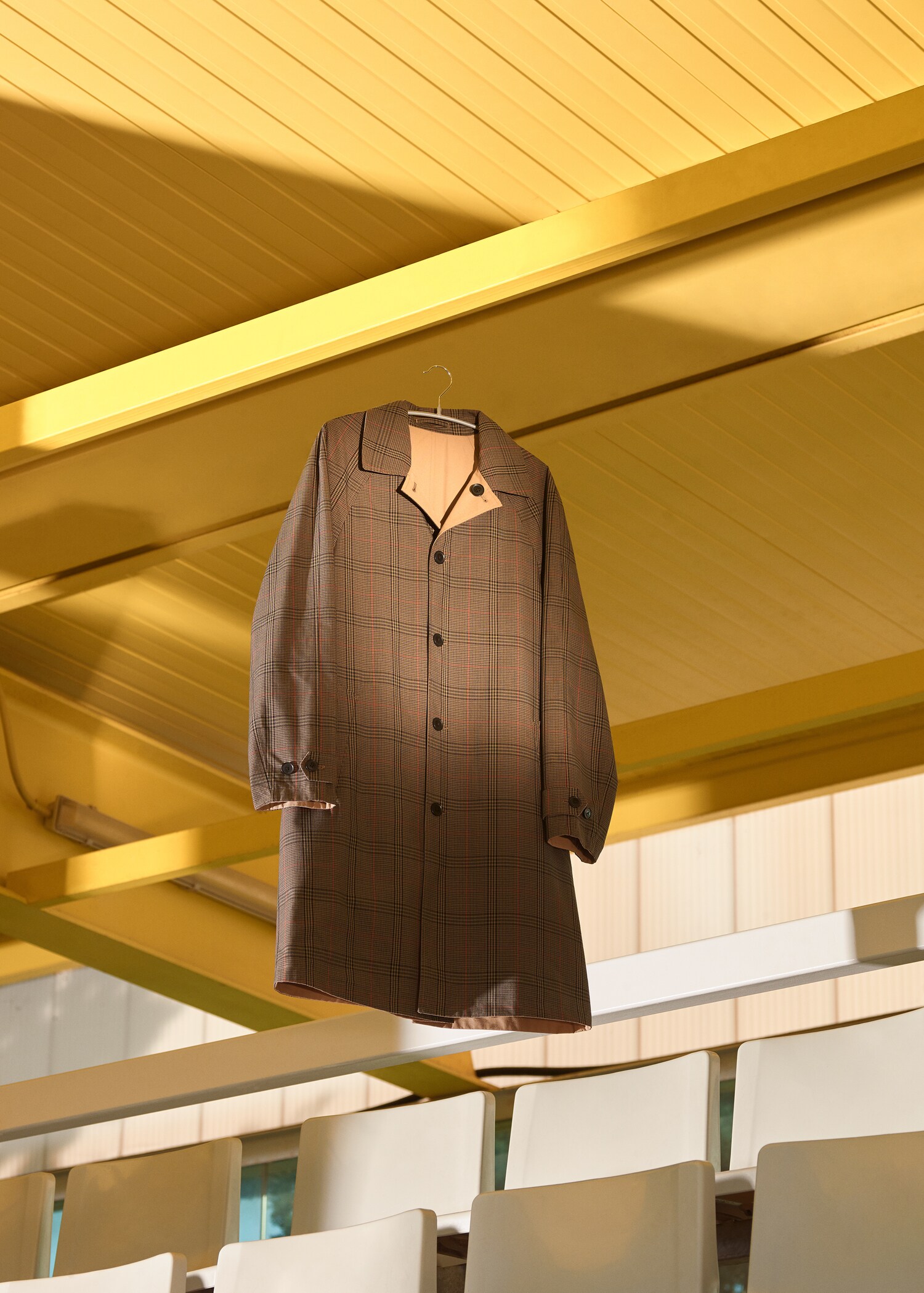 Reversible water-repellent trench coat - Details of the article 8