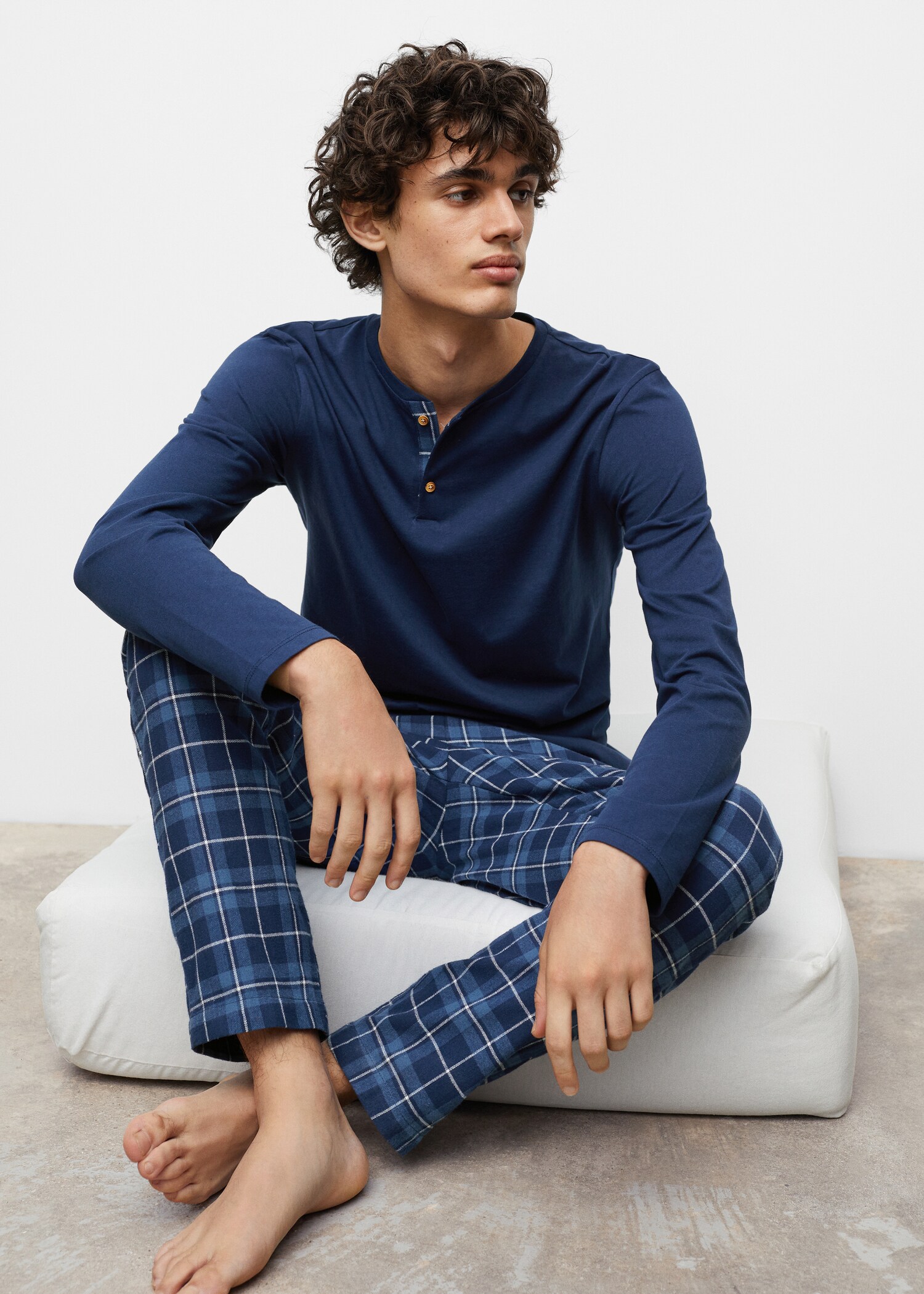 Two-pieces check long pyjamas - Details of the article 2