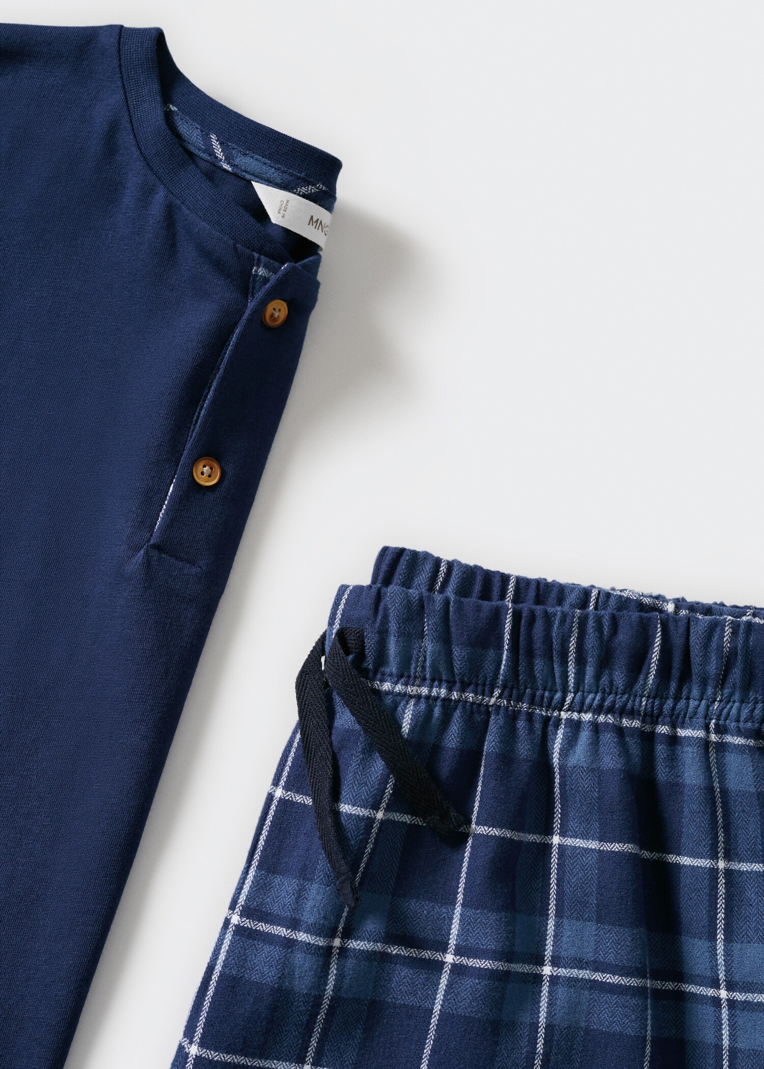 Two-pieces check long pyjamas - Details of the article 8