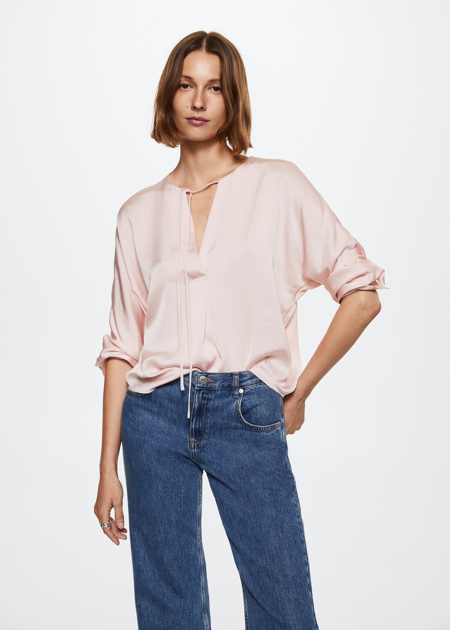 Blouse fluide nœud - Plan moyen