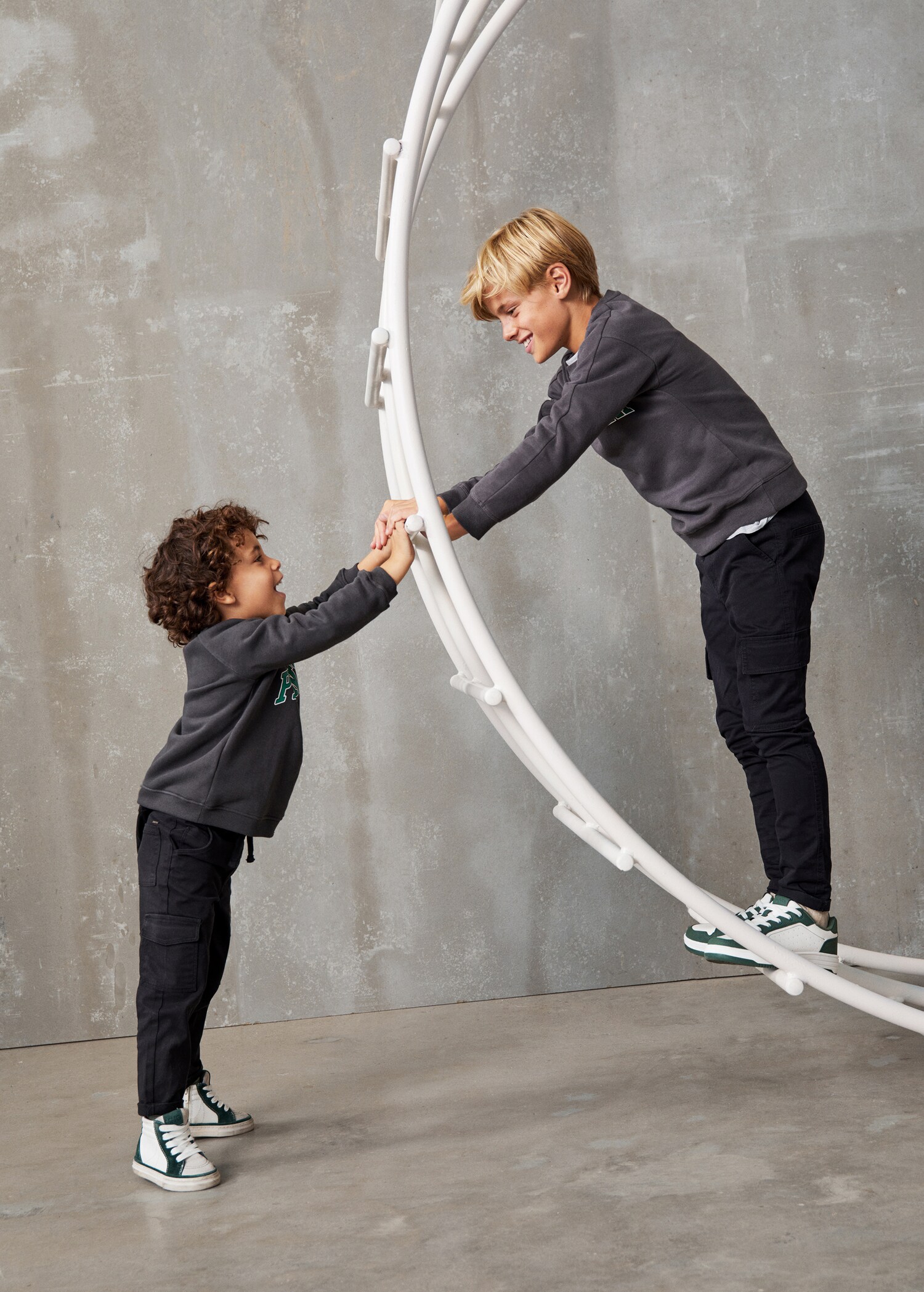 Cotton cargo trousers - Details of the article 5