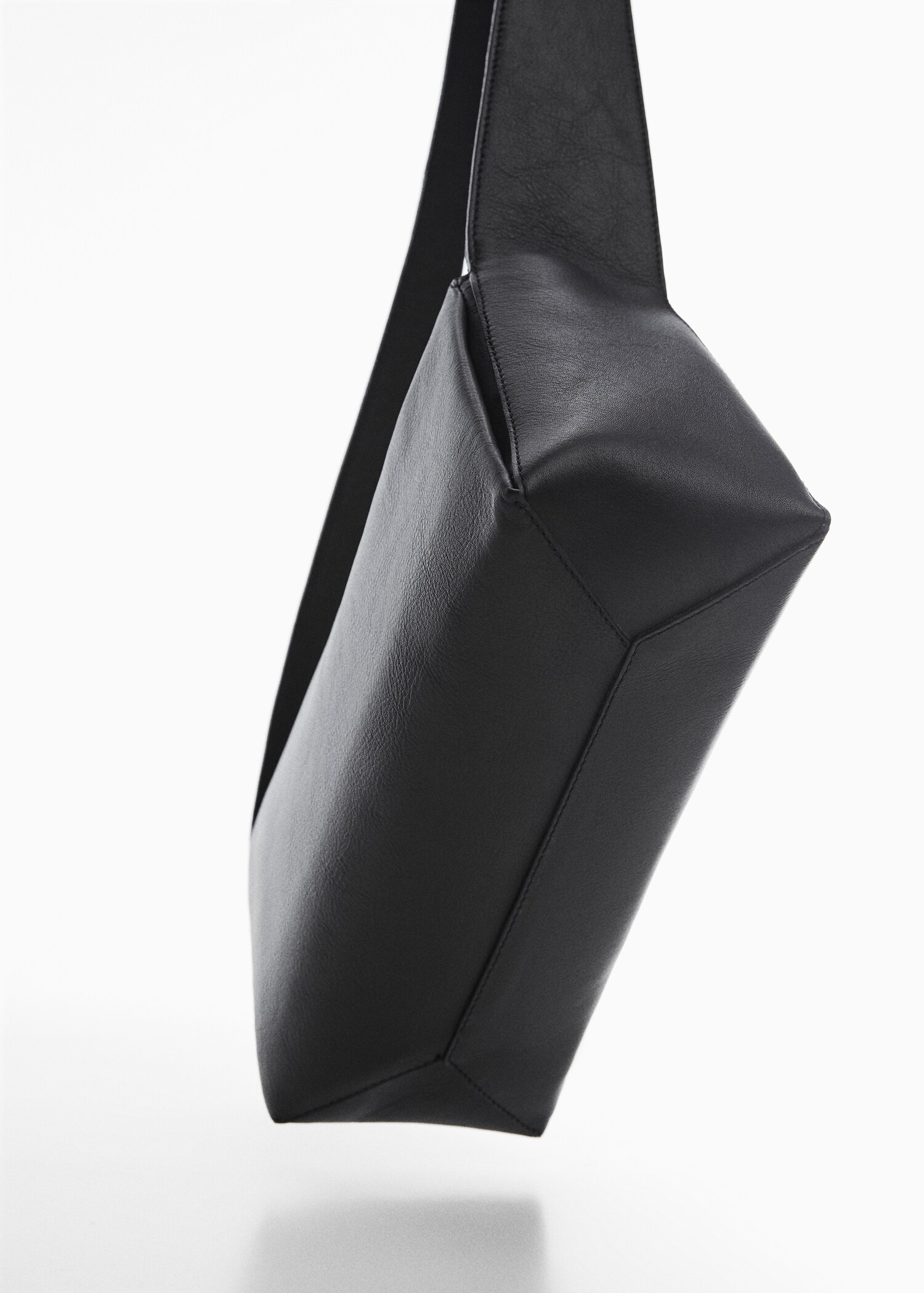 Leather shoulder bag - Details of the article 1