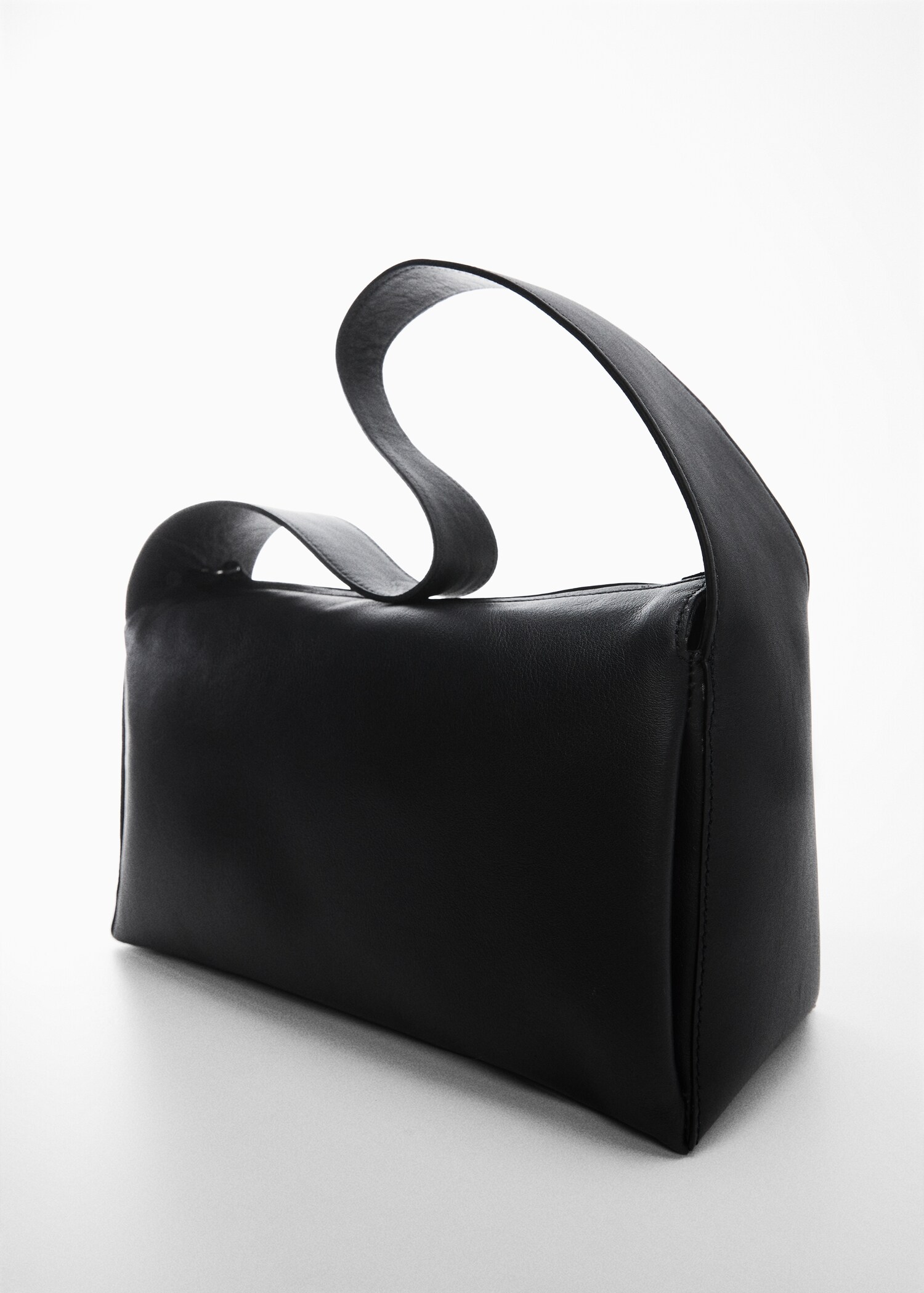 Leather shoulder bag - Details of the article 5