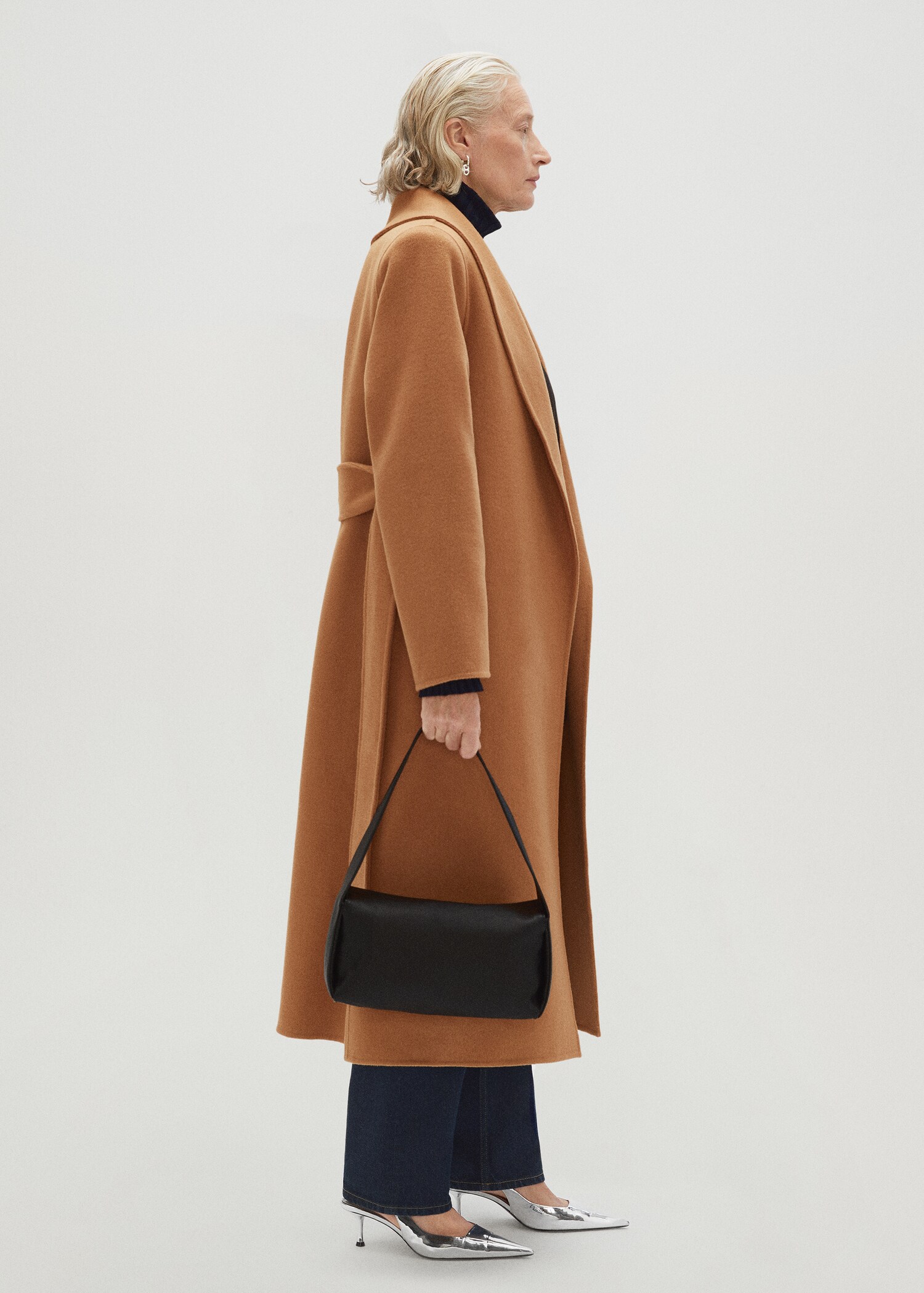 Leather shoulder bag - Details of the article 7