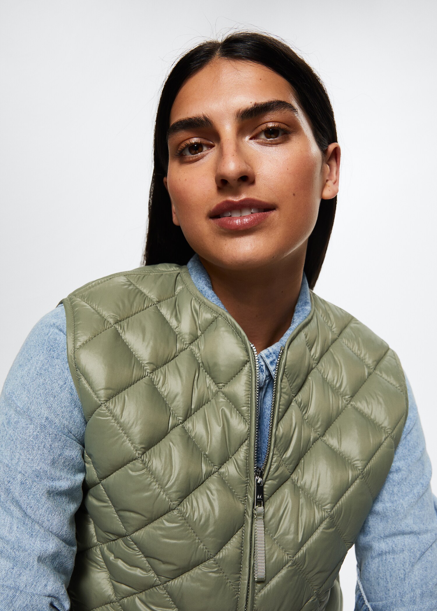 Ultra-light quilted vest - Details of the article 1