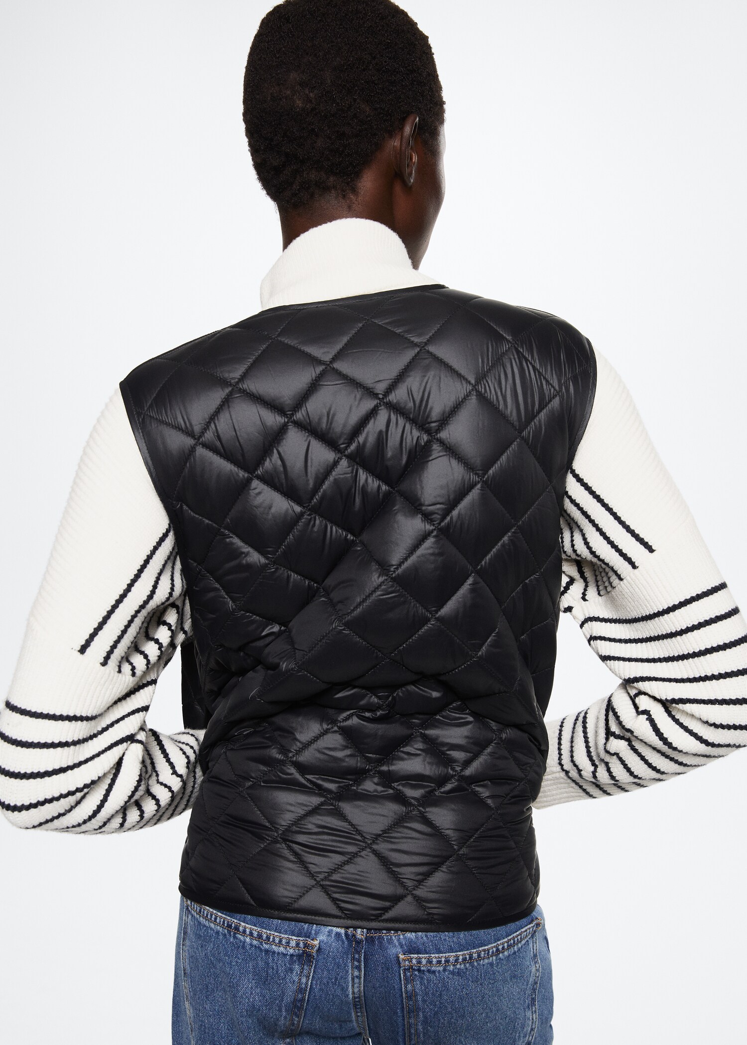 Ultra-light quilted vest - Reverse of the article