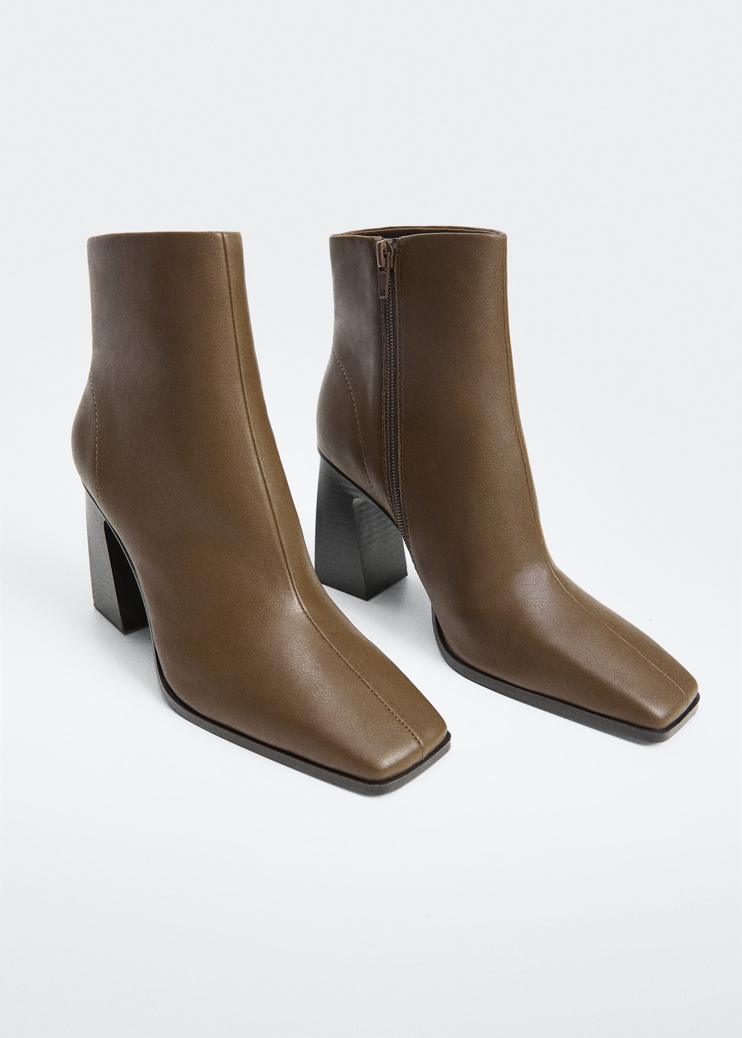 Squared-toe ankle boots - Μεσαίο πλάνο