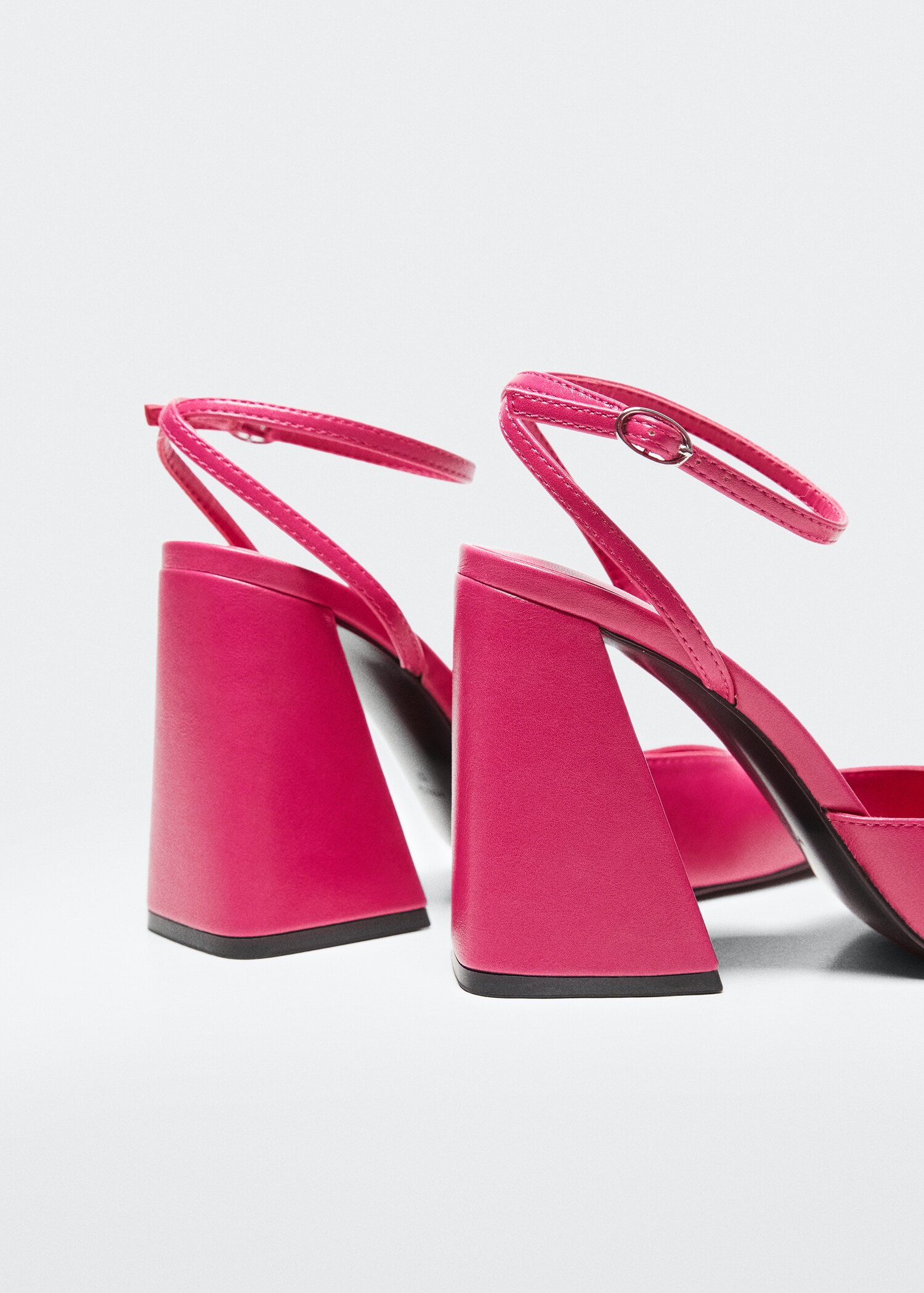 Block heel shoe - Details of the article 2