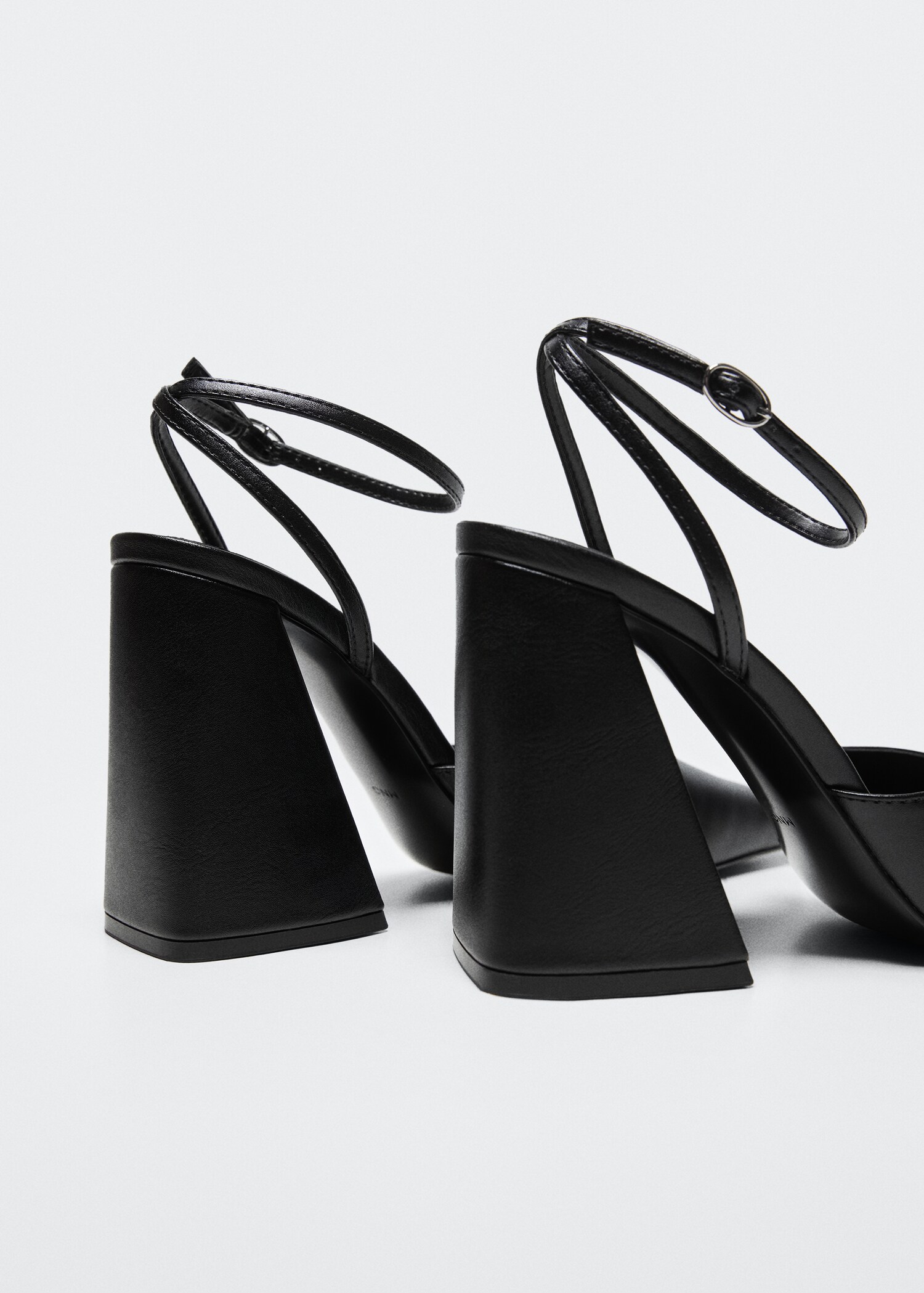 Block heel shoe - Details of the article 2