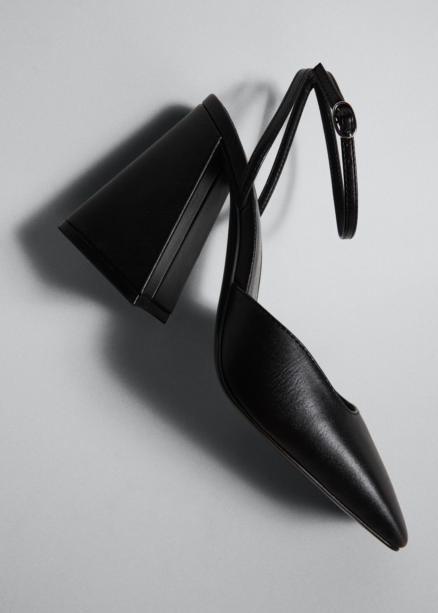 Block heel shoe - Details of the article 3