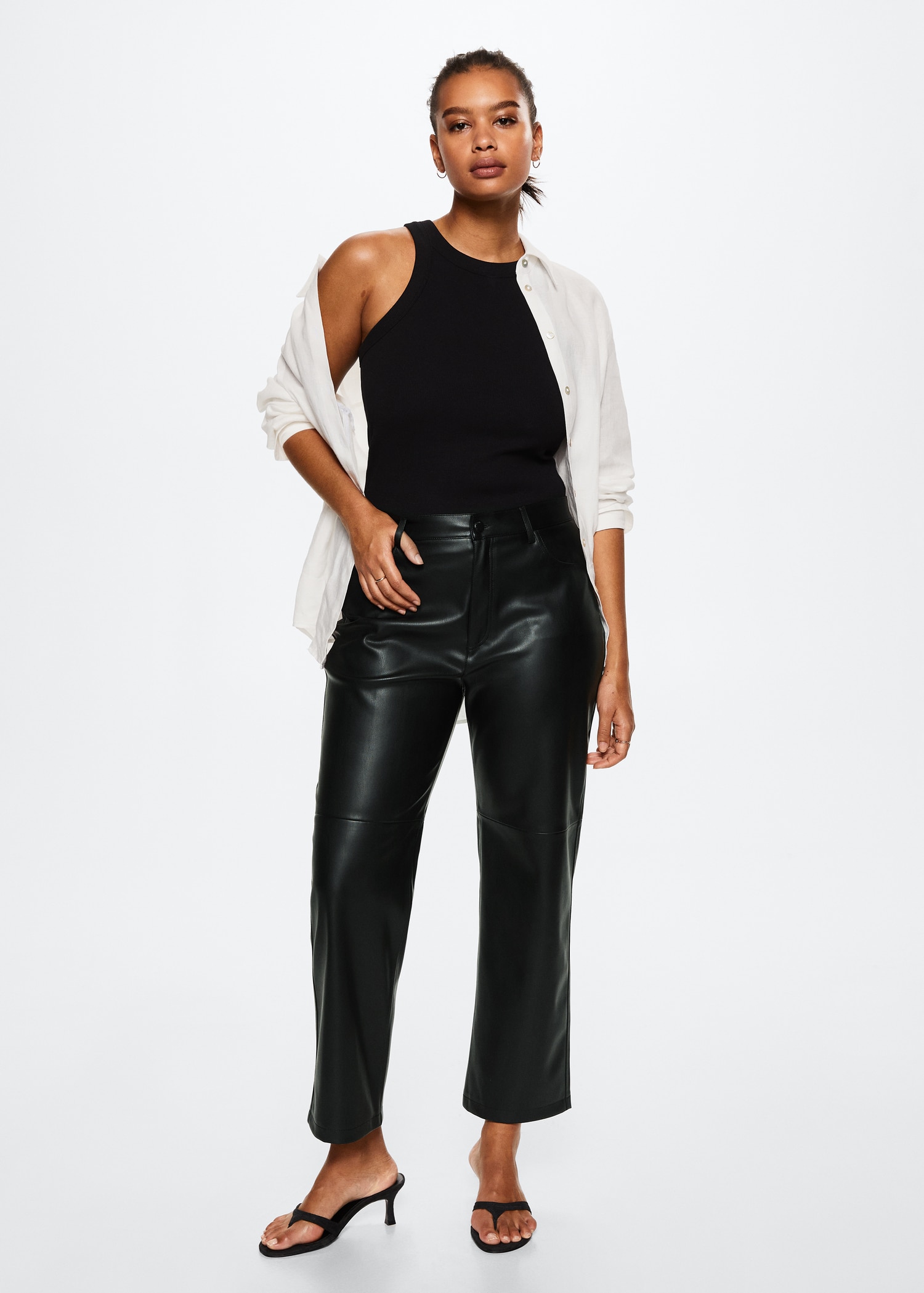 Leather-effect trousers - Details of the article 3