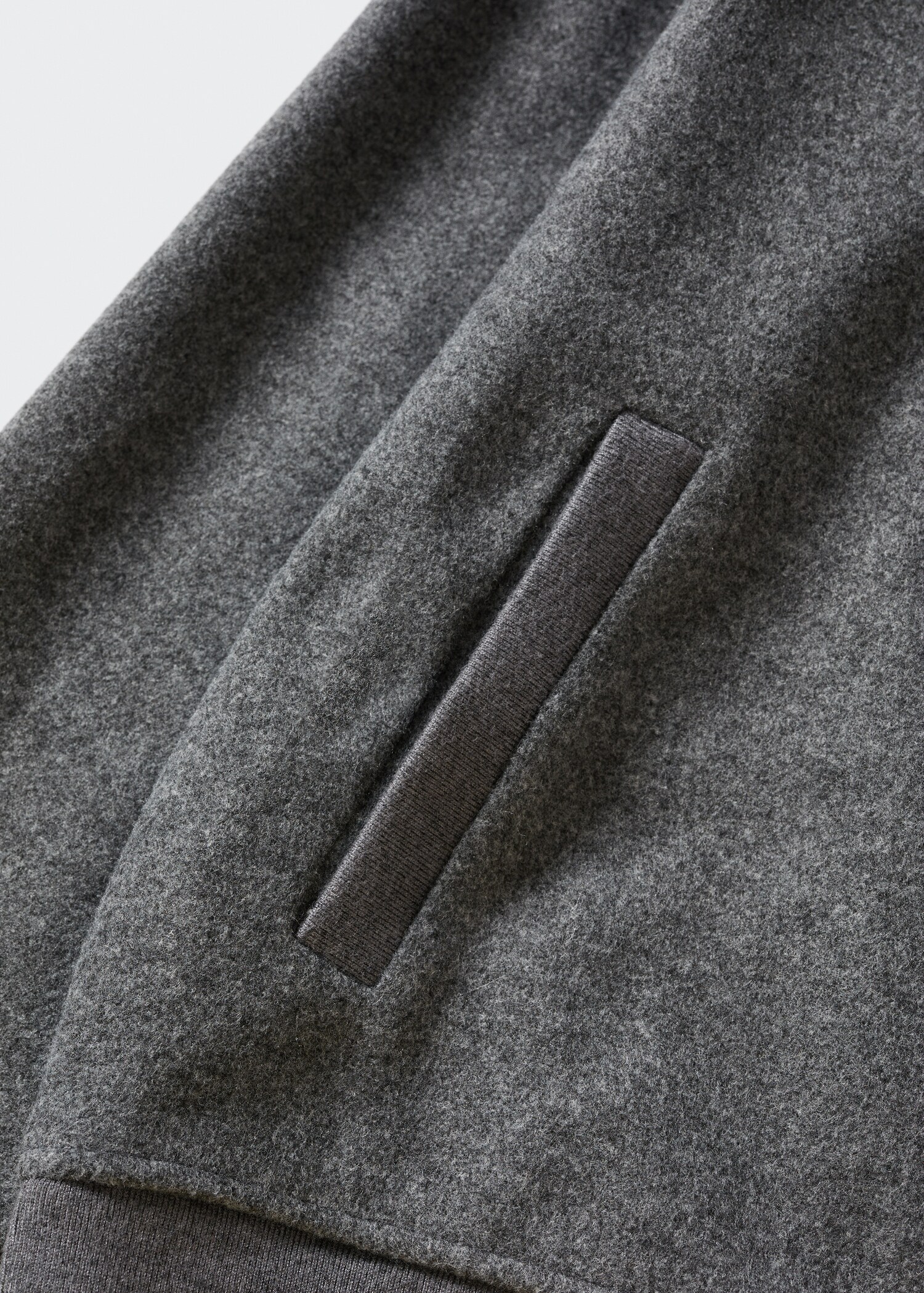 Bomber jacket - Details of the article 8