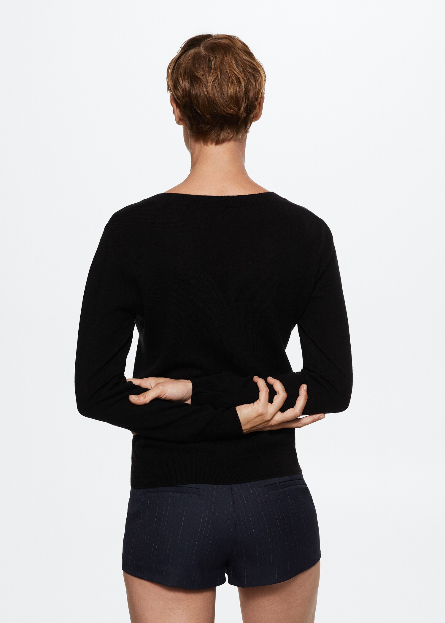 V-neck wool sweater - Reverse of the article