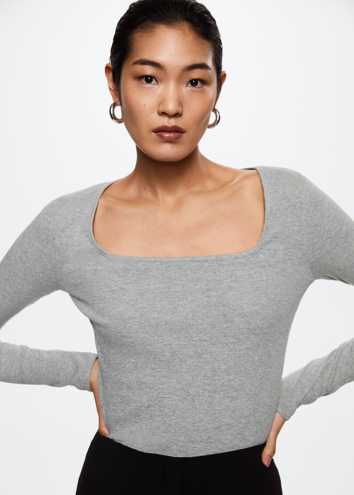 Ribbed long-sleeved t-shirt - Details of the article 1