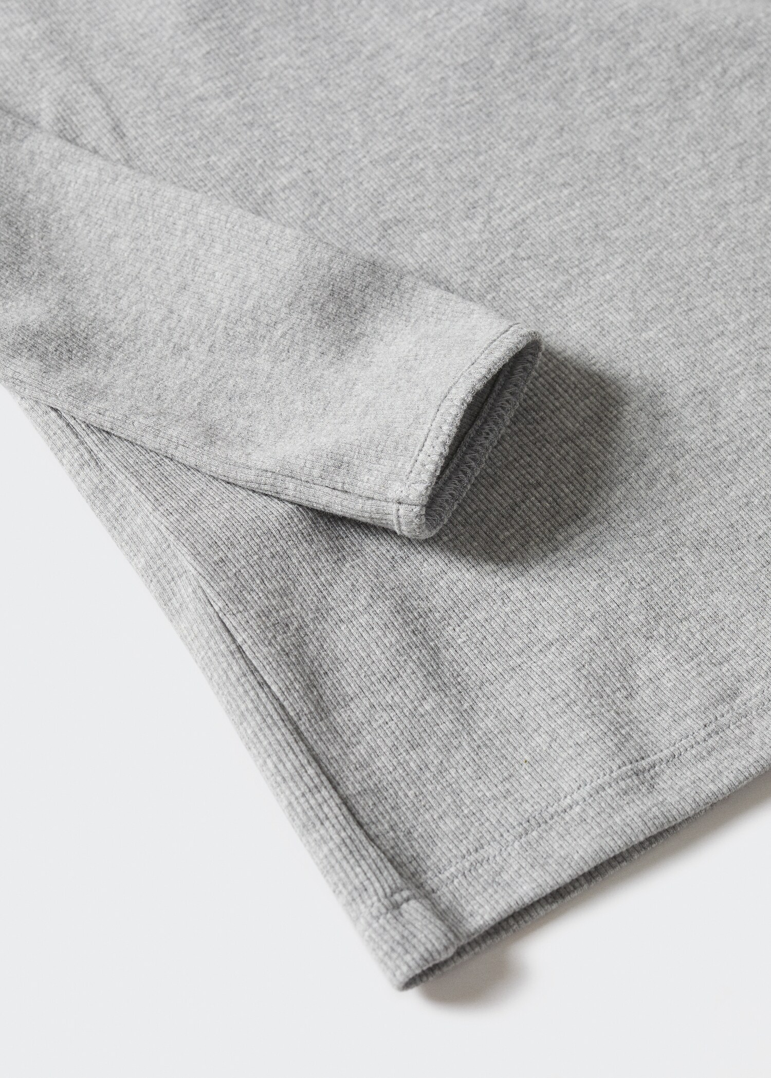 Ribbed long-sleeved t-shirt - Details of the article 8