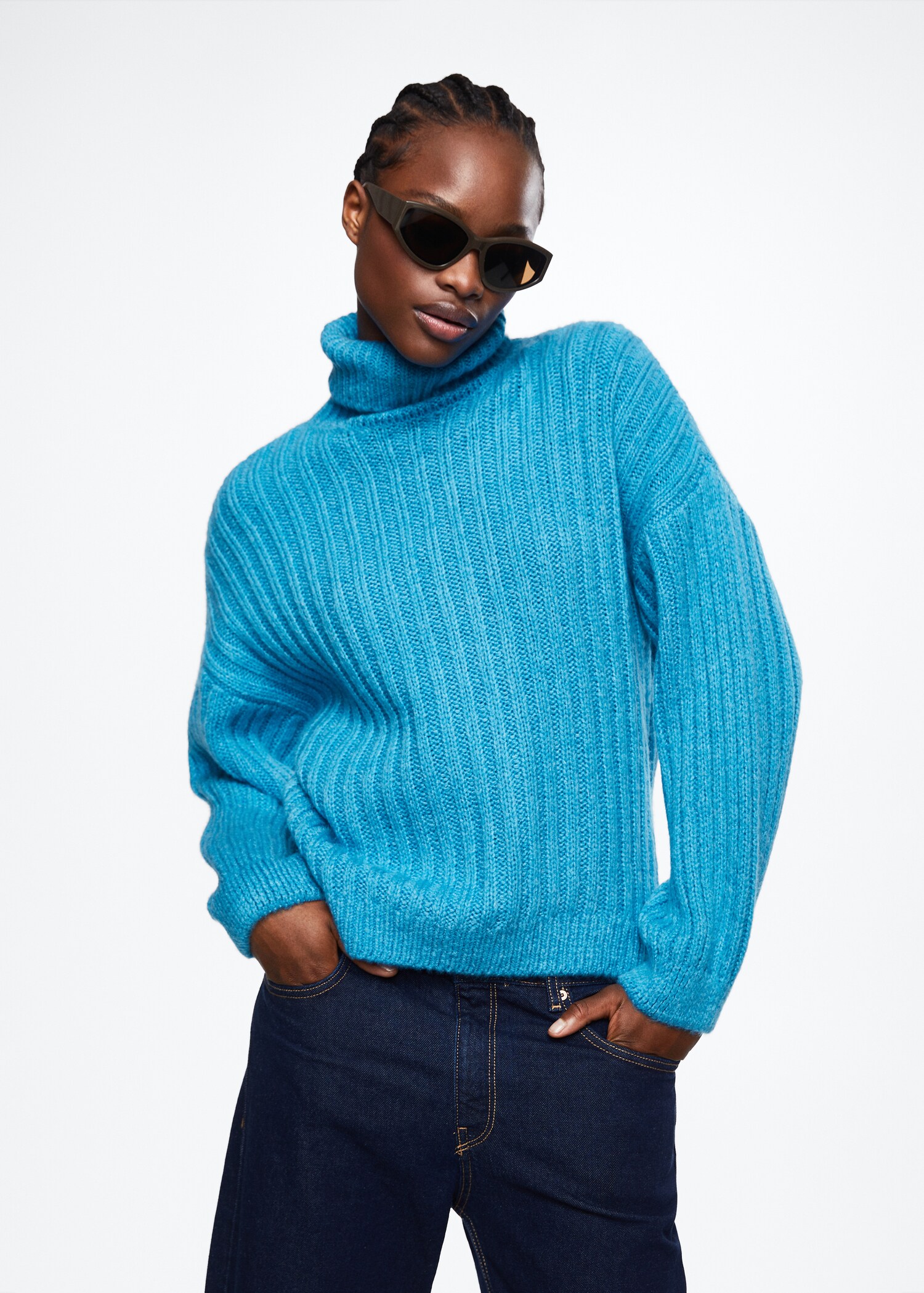 Pull-over à col roulé - Plan moyen