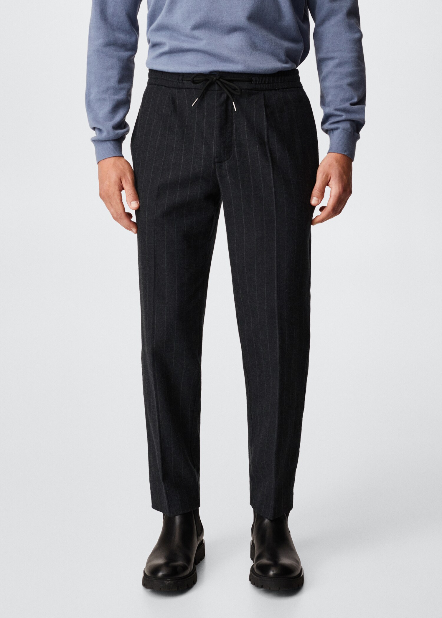 Pantalón jogger rayas - Plano medio