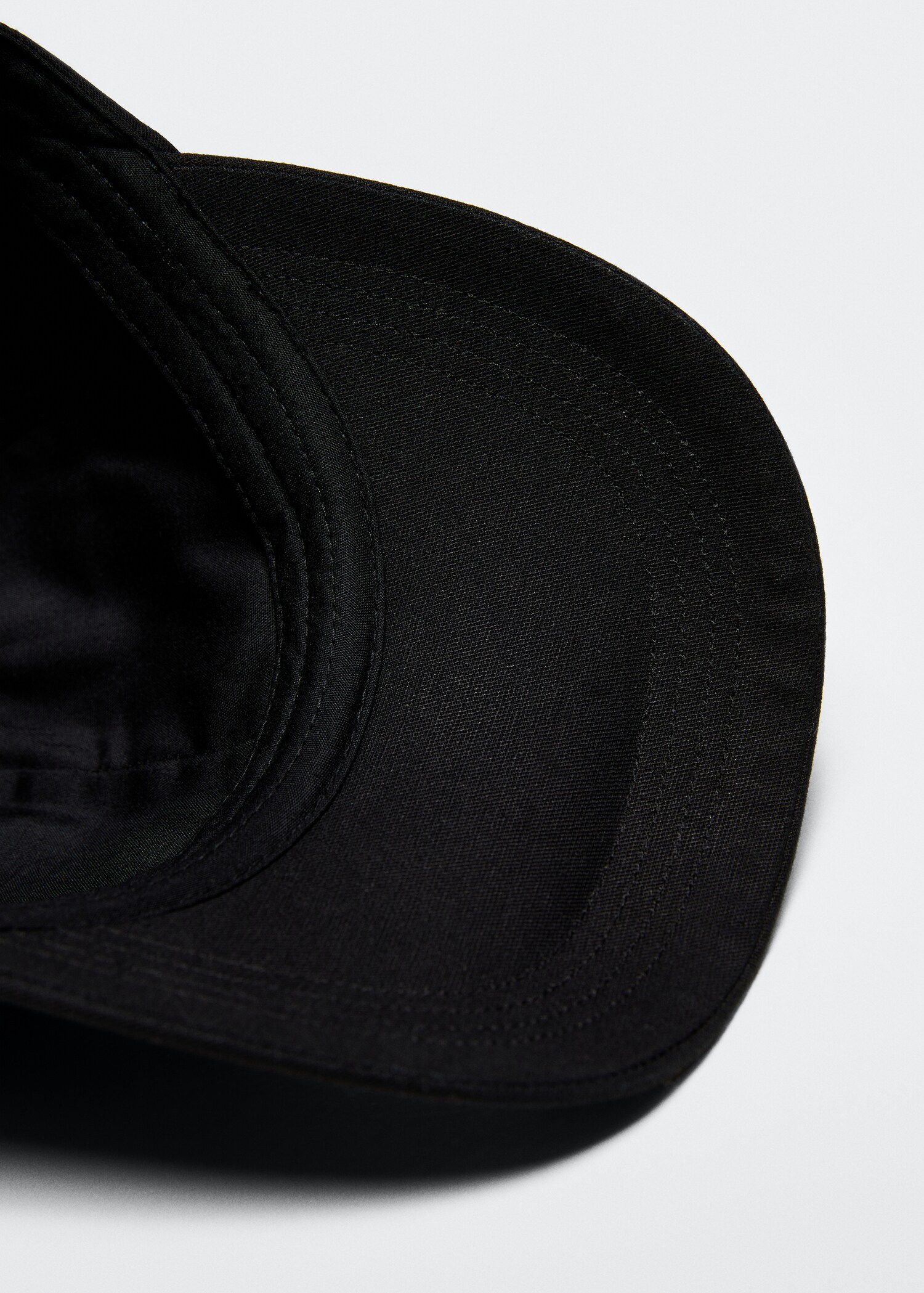 Embroidered message cap - Details of the article 2