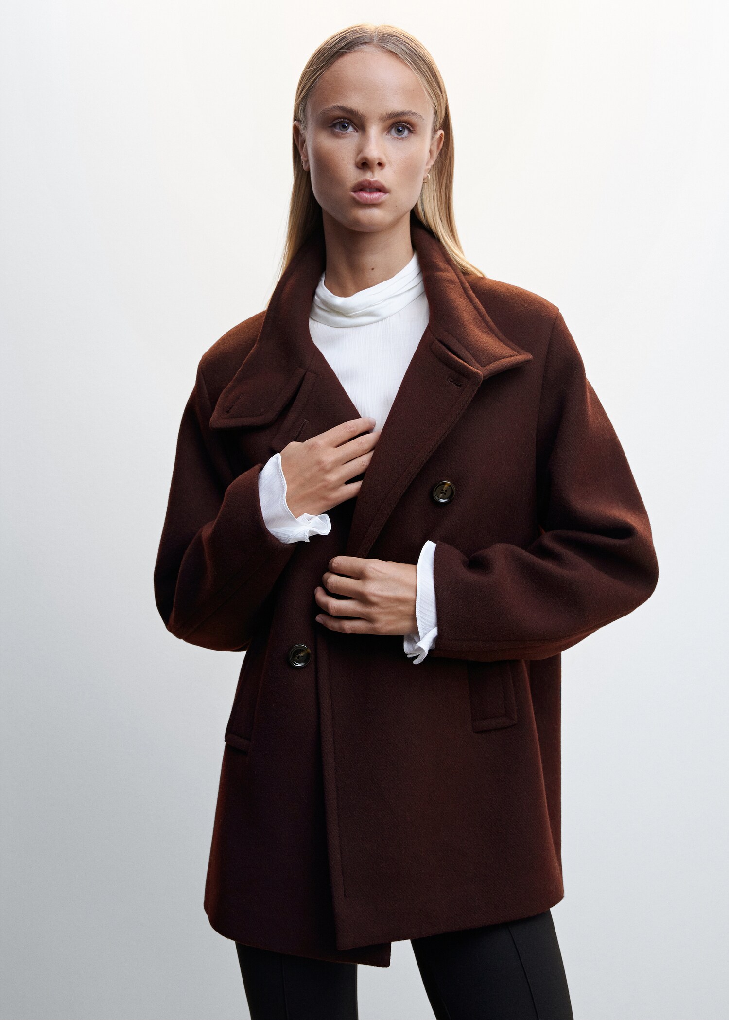 Manteau en laine à col cheminée - Plan moyen