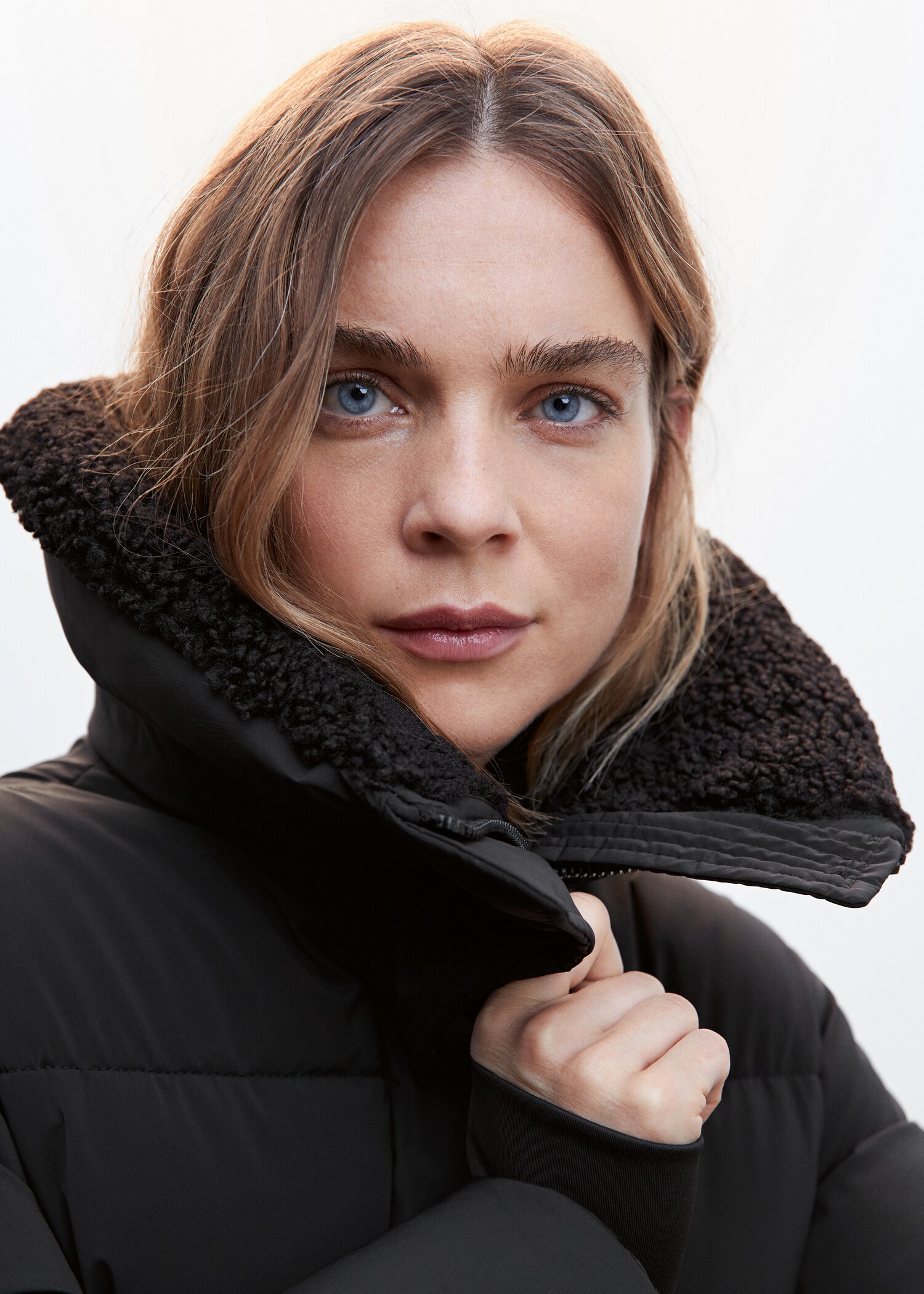 Quilted anorak with sheepskin collar - Details of the article 1