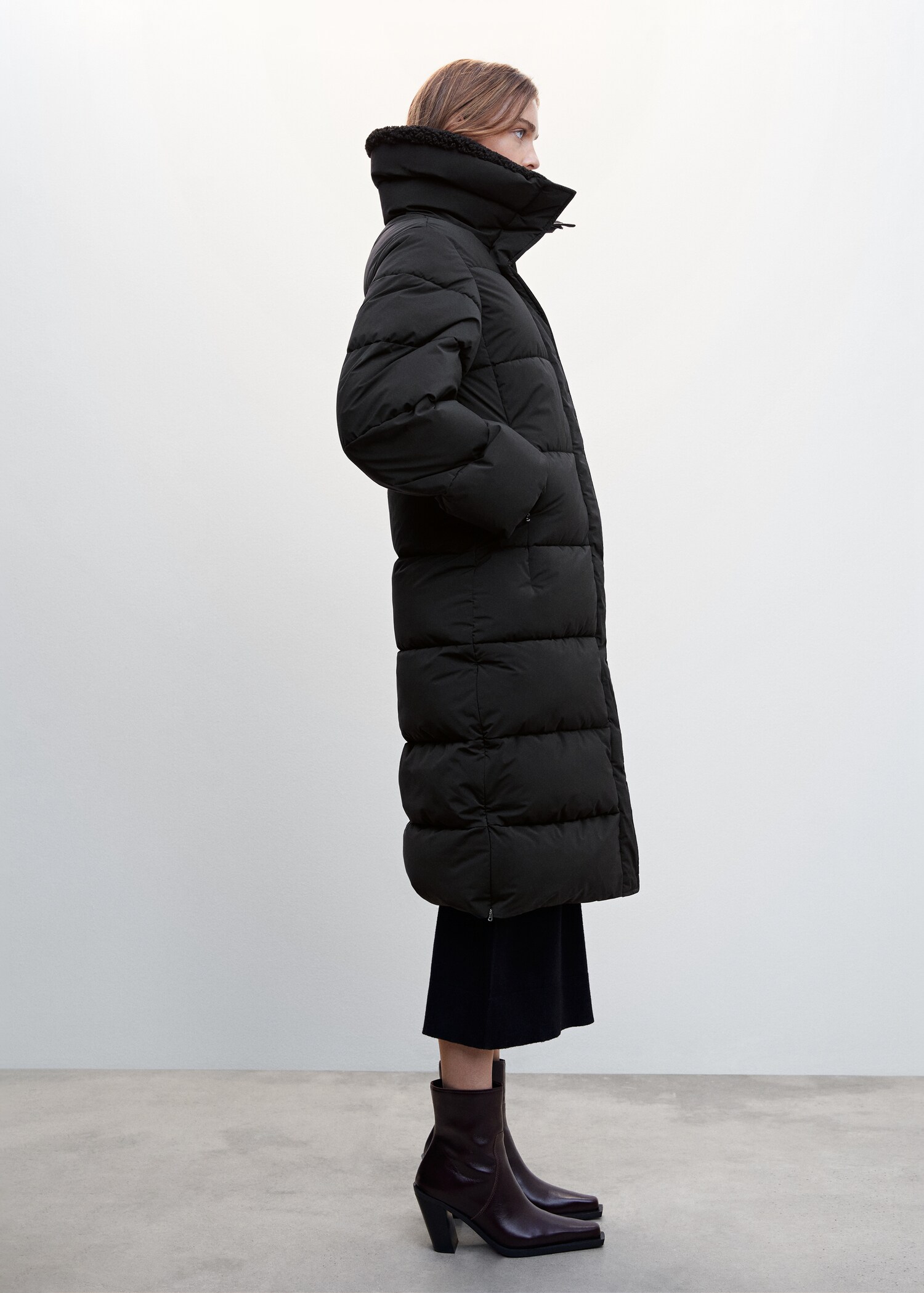 Quilted anorak with sheepskin collar - Details of the article 2