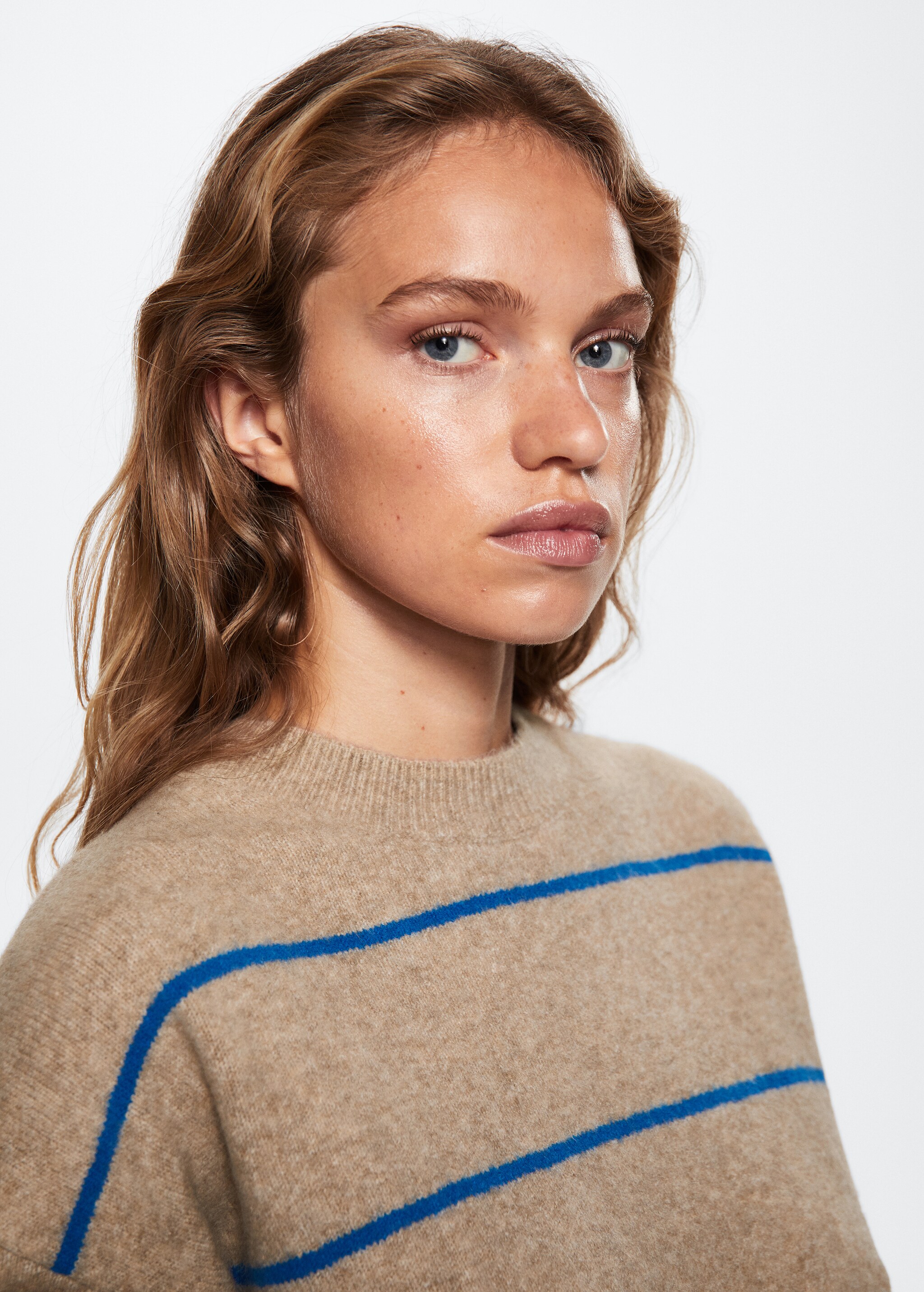 Round-neck knitted sweater  - Details of the article 1