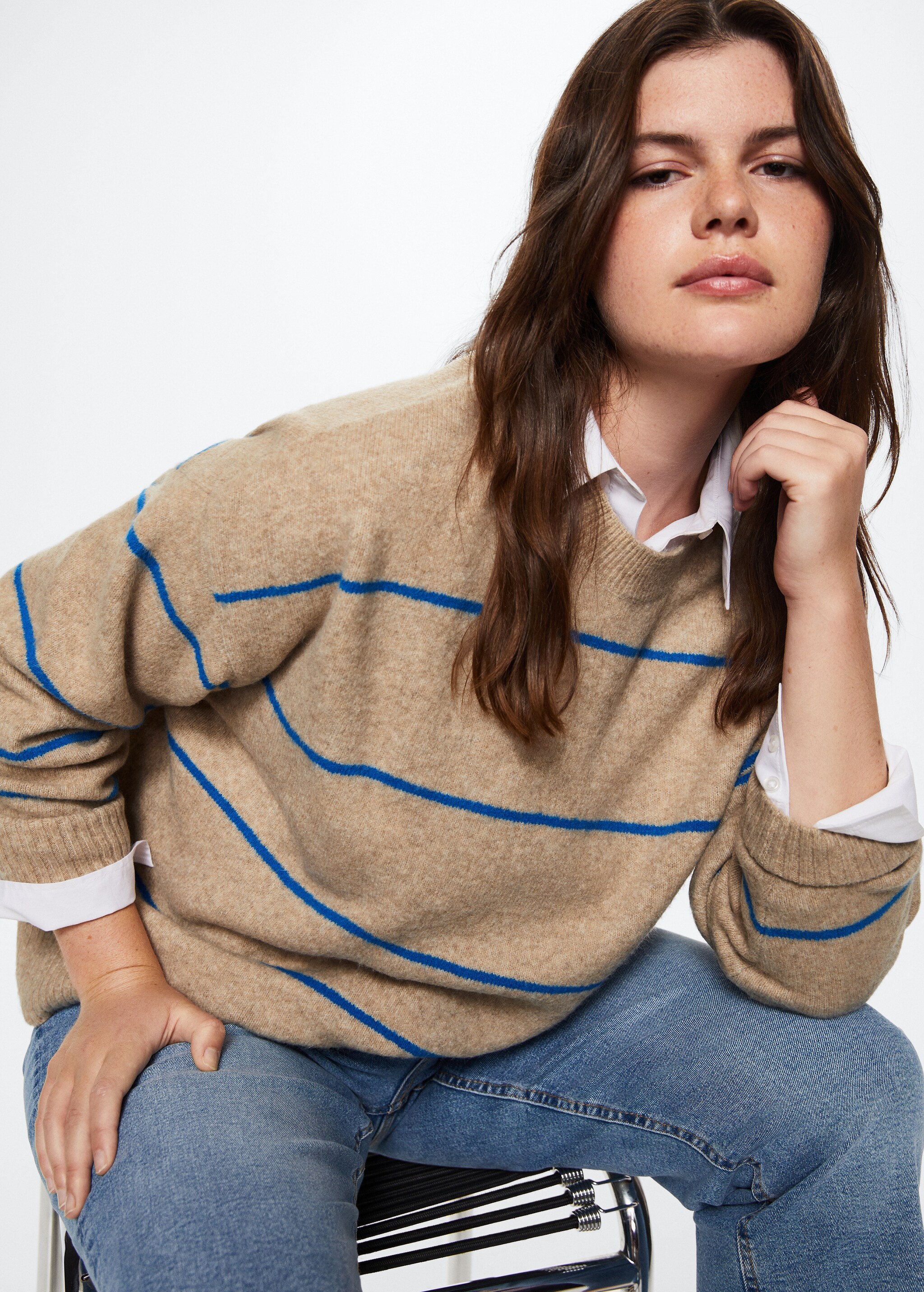 Round-neck knitted sweater  - Details of the article 4