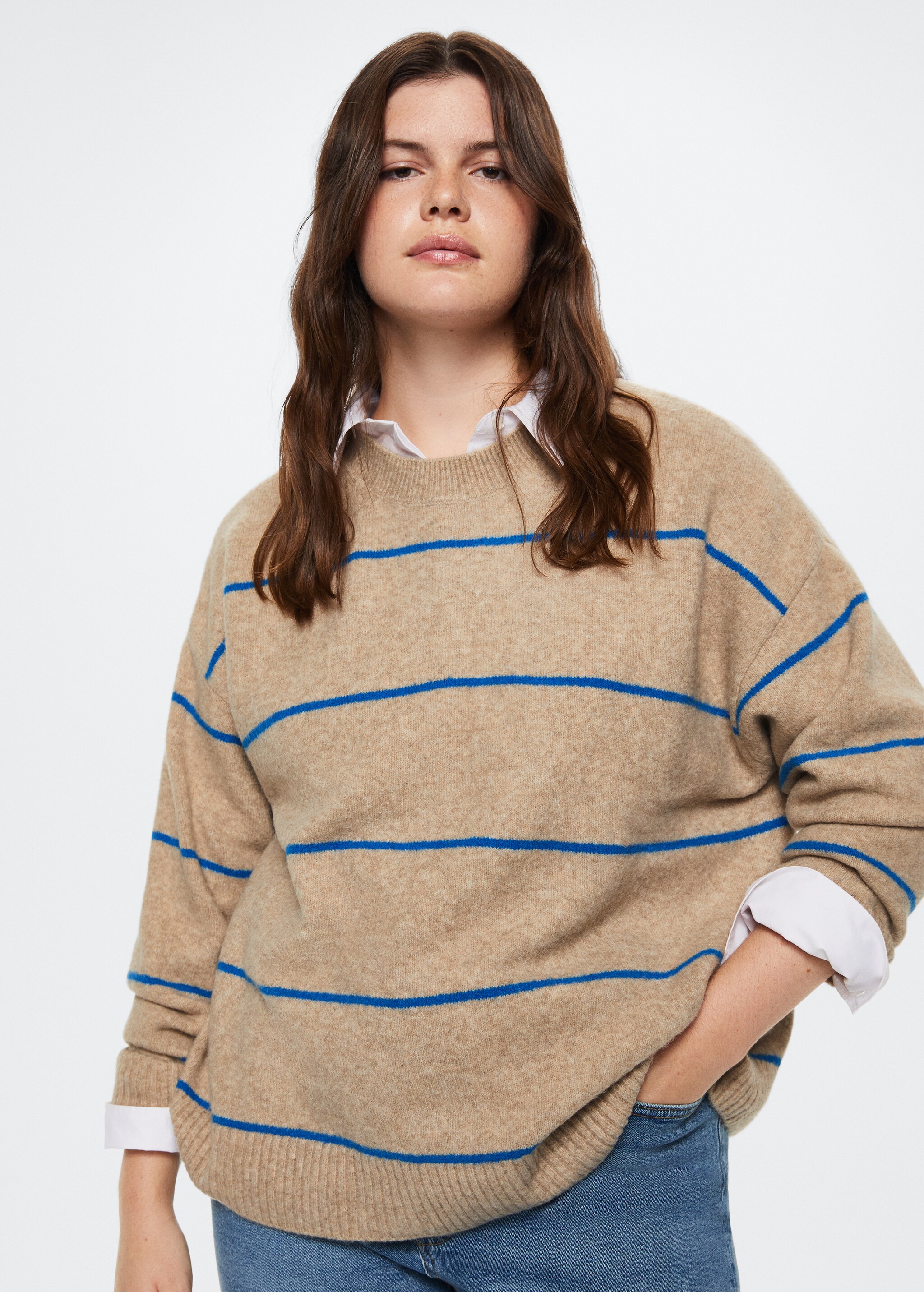 Round-neck knitted sweater  - Details of the article 5