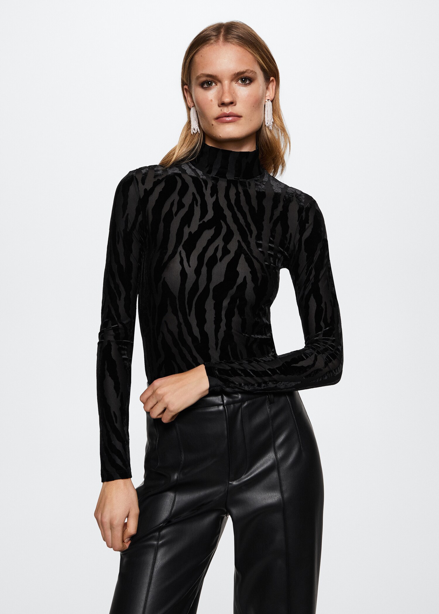 Semi-transparent velvet T-shirt - Medium plane